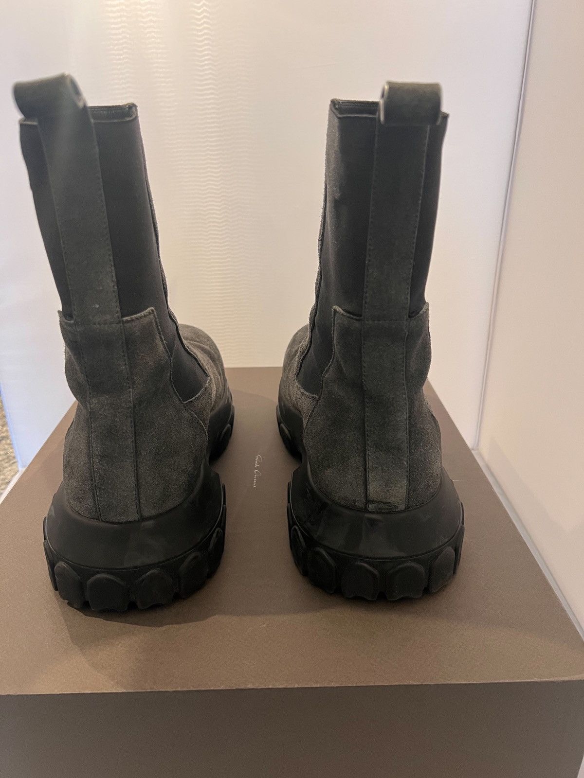 Rick Owens Rick Owens Grey Suede Beatle Bozo Tractor boots Size US 10.5 / EU 43-44 - 4 Thumbnail