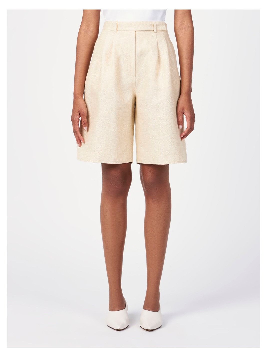 Loro Piana o1srvl11e0725 FAN7226 Linen Flared Bermuda Short in Beige Size 26" / US 2 / IT 38 - 4 Thumbnail