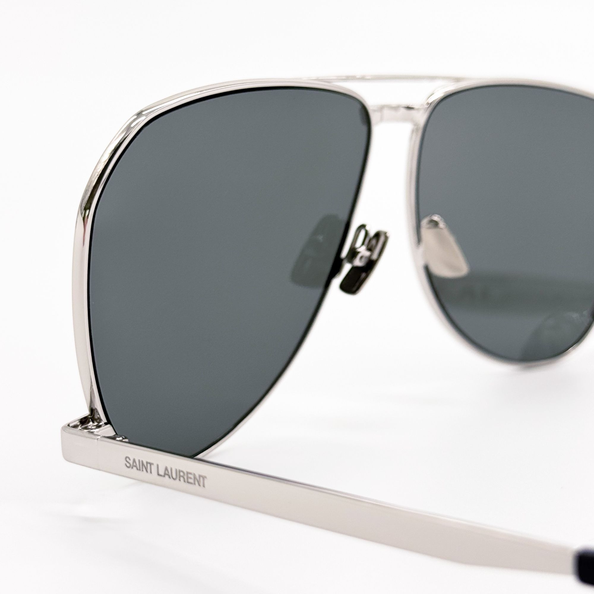 Saint Laurent Paris NEW SAINT LAURENT SUNGLASSES SL690 DUST 002 MEN SILVER EYEWE Size ONE SIZE - 7 Thumbnail