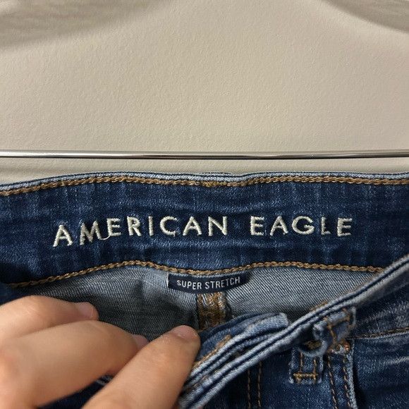 American Eagle Outfitters American Eagle Super Stretch Midi Jean Shorts Size 26" / US 2 / IT 38 - 2 Thumbnail