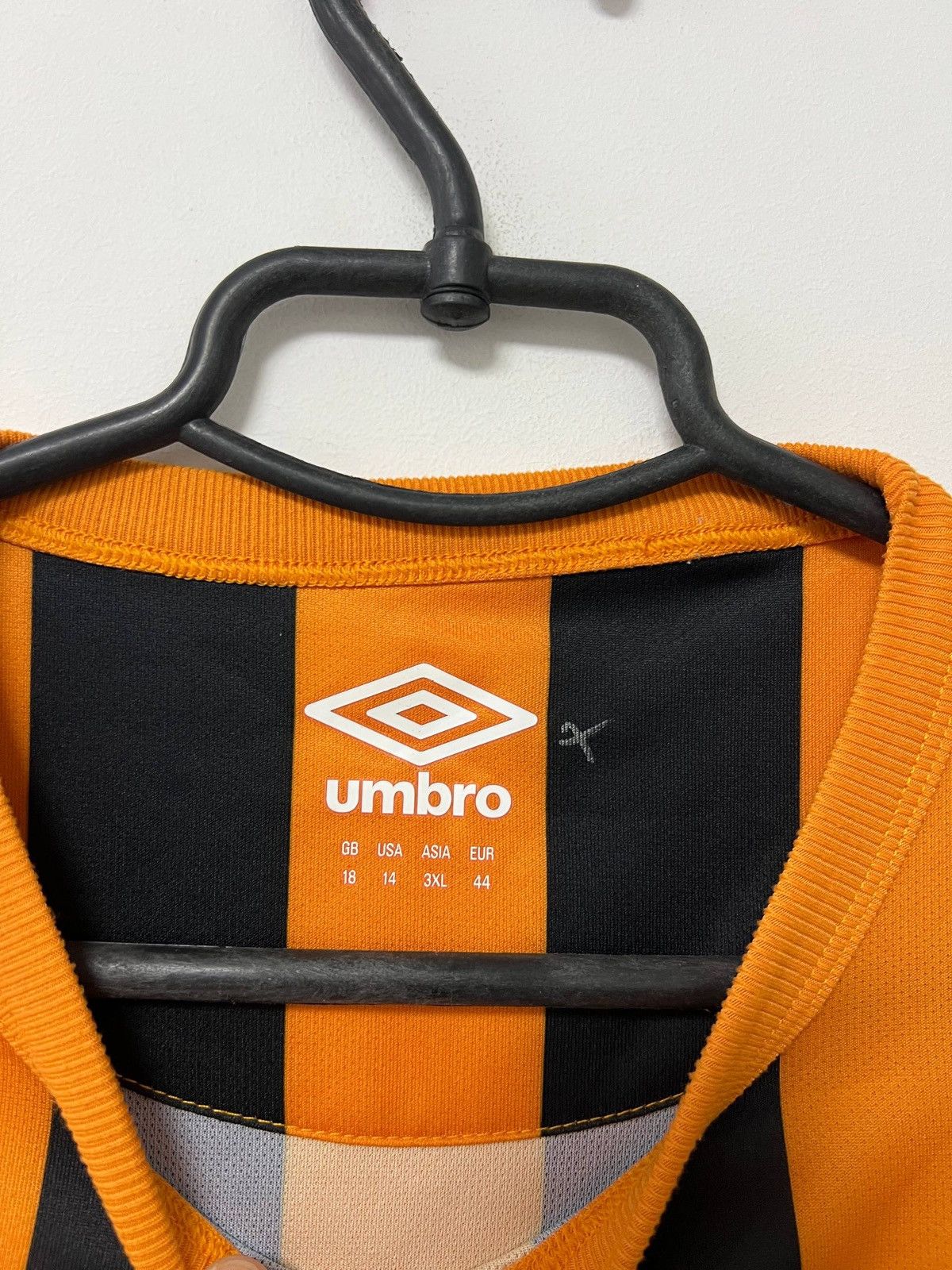 Umbro Vintage Hull City 2014/2015 Soccer Football Shirt Umbro XL Size US XL / EU 56 / 4 - 7 Thumbnail