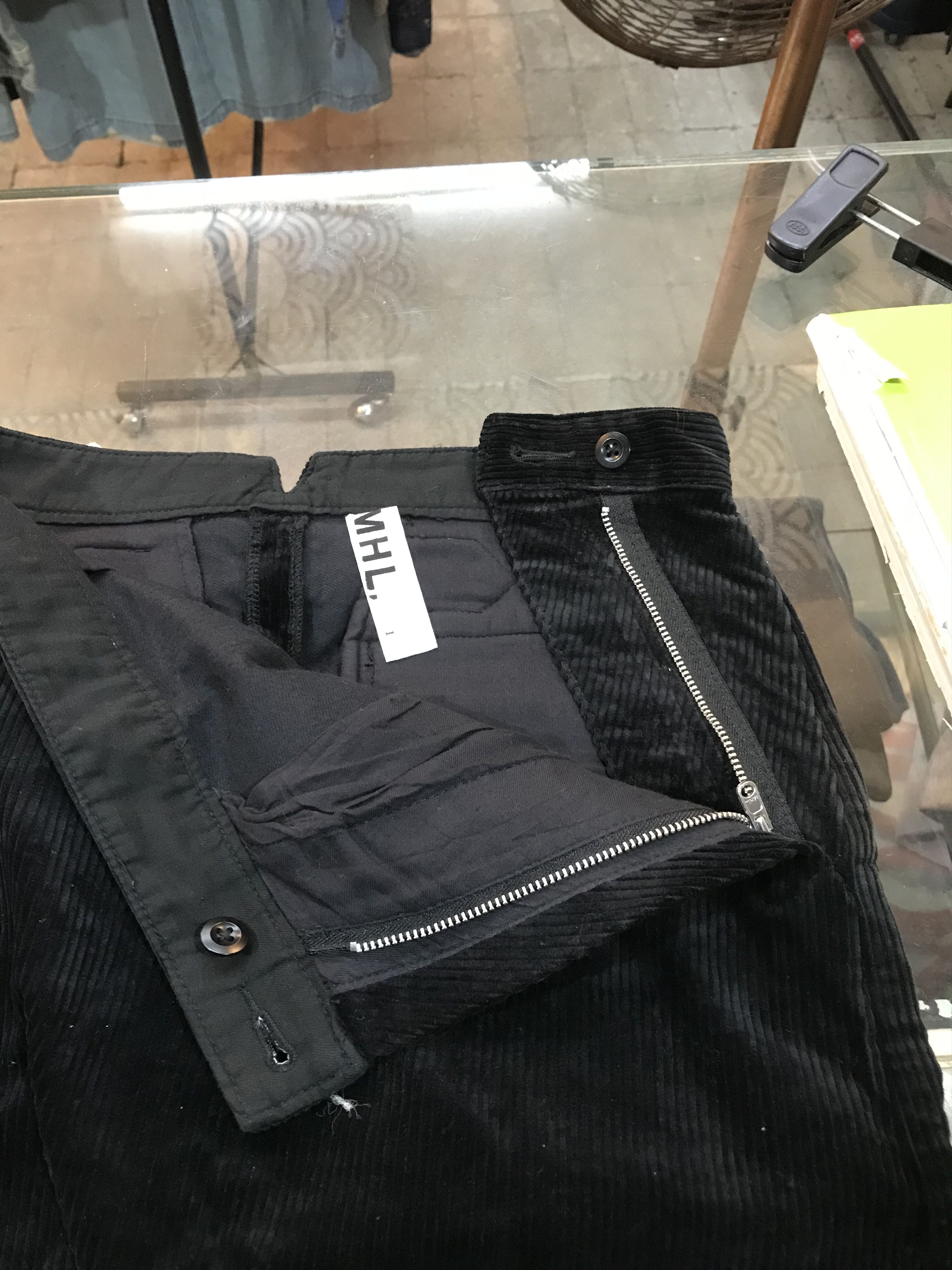 Margaret Howell Margaret Howell MHL Black Suede Buckle Back Skirt Size 28" / US 6 / IT 42 - 5 Thumbnail