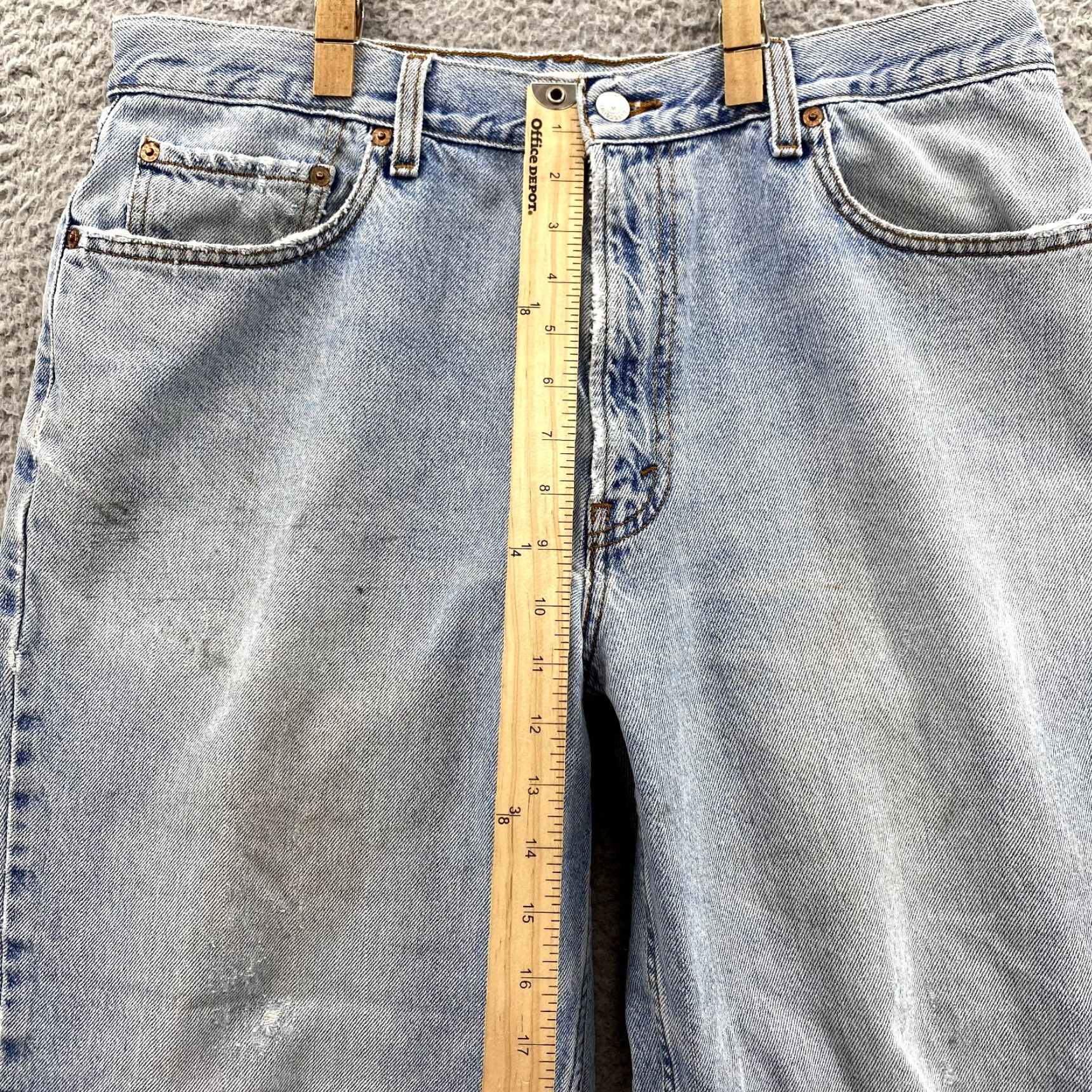Levi's Levi's 560 Jeans Mens 35x30 Blue Light Wash Skater Tapered Denim 90s Streetwear - Vintage? No (but use rules) Size US 35 - 6 Thumbnail