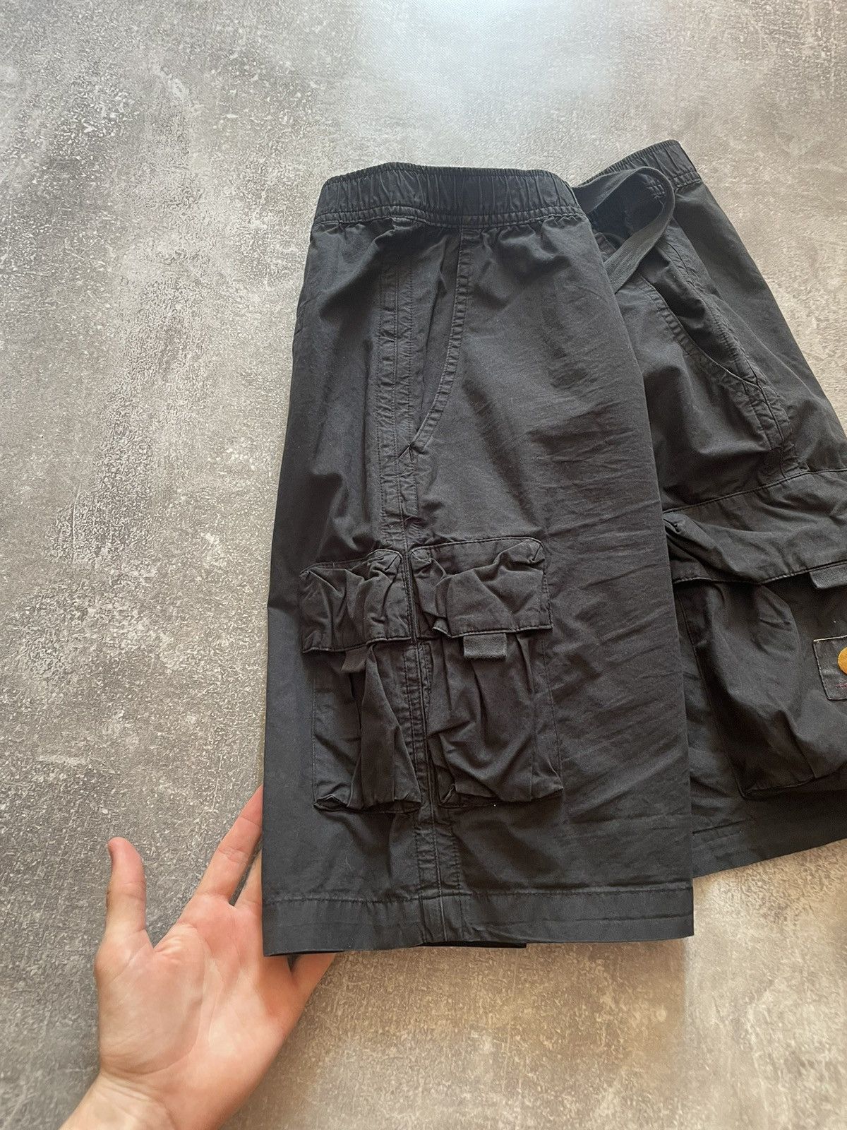 Carhartt × Carhartt Wip × Vintage Vintage Carhartt Black Logo Berm Cargo Shorts Size US 32 / EU 48 - 10 Thumbnail