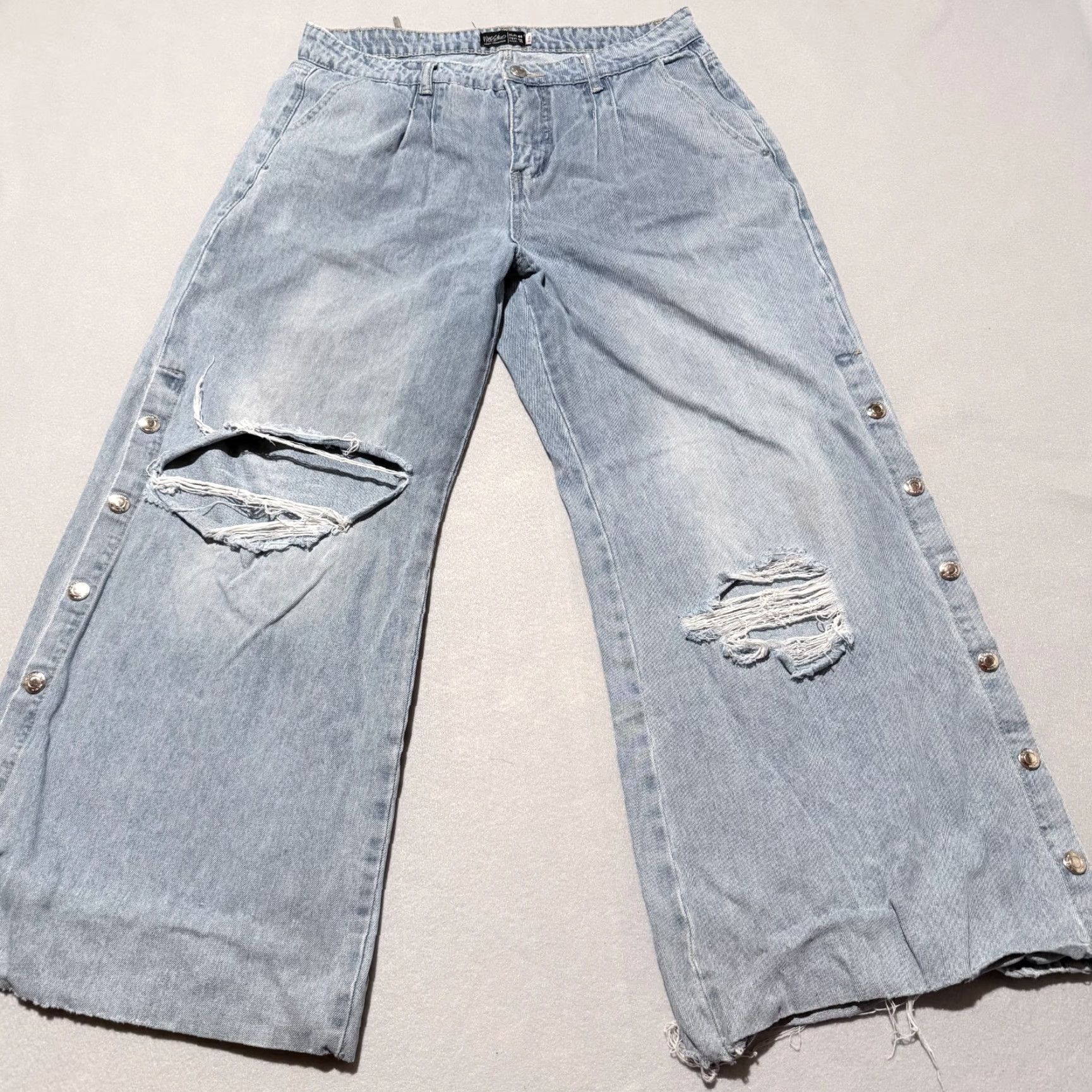 Mossimo Mossimo Jeans Women's Light Blue Snap Buttons Frayed Distressed Wide-Leg - 14 Size 36" / US 14 / IT 50 - 2 Thumbnail