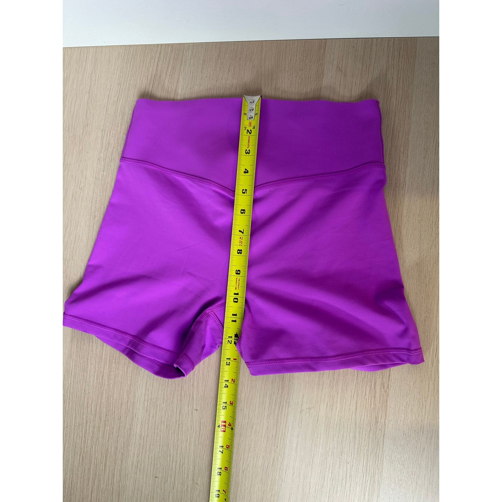 Fabletics Fabletics x Becky G PureLuxe High-Waisted Short 4" - Size M Size 28" / US 6 / IT 42 - 8 Thumbnail