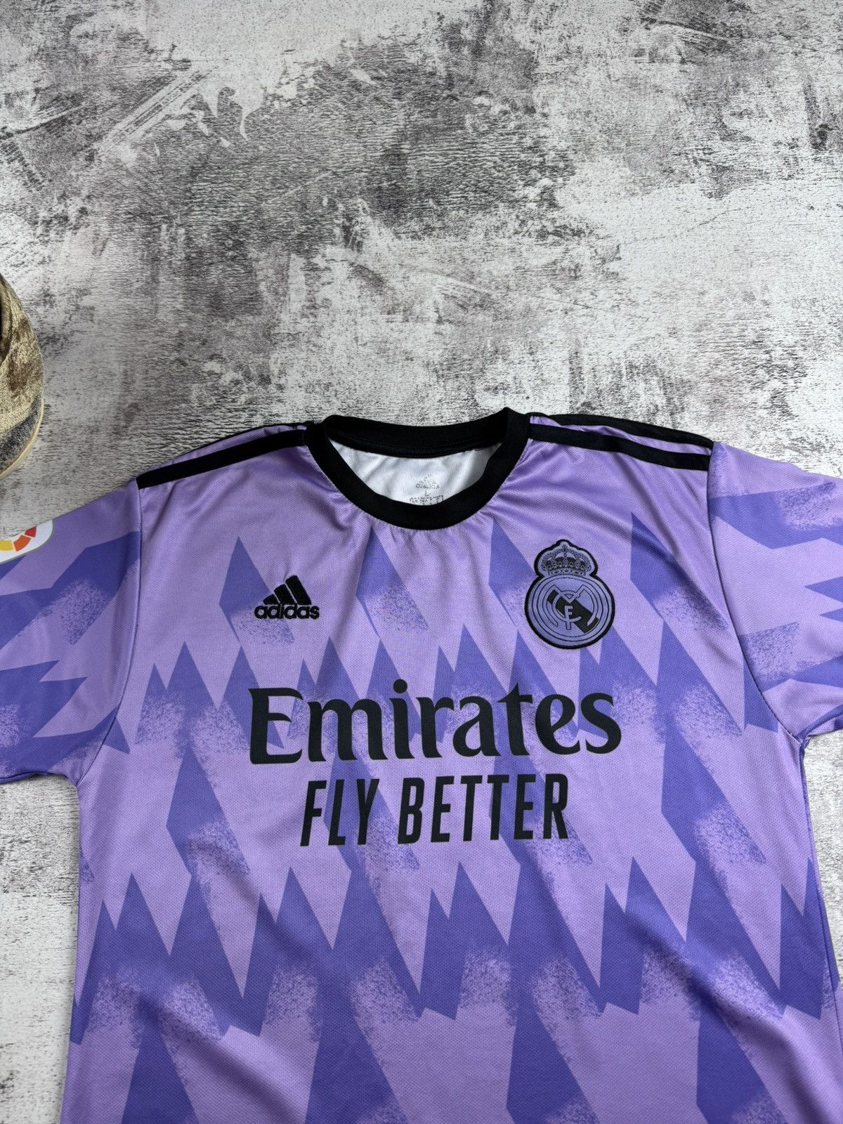 Vintage Real Madrid 2022 2023 Karim Benzema #9 Football Shirt Soccer Jersey T Shirt Tee Size US L / EU 52-54 / 3 - 6 Thumbnail