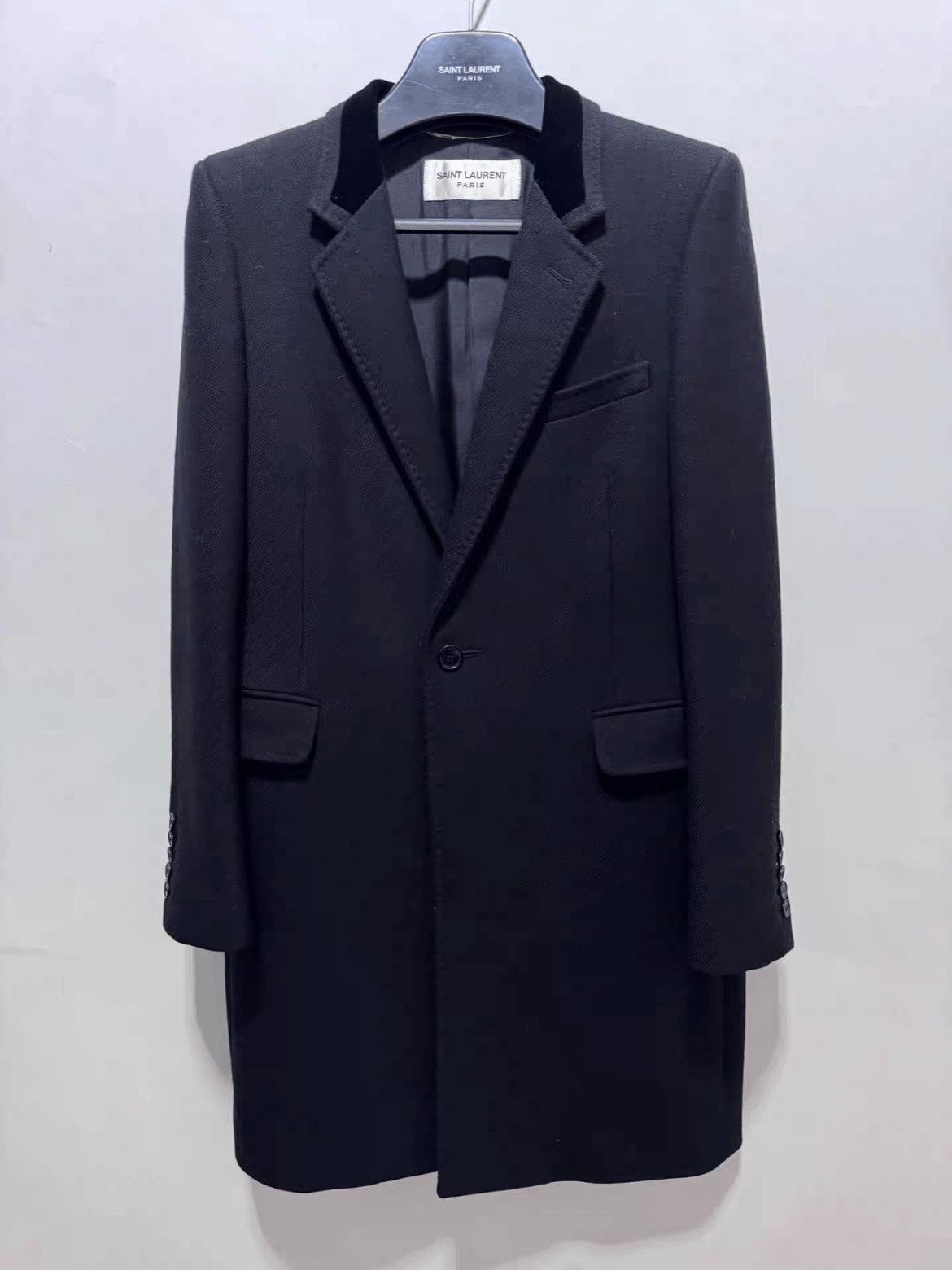 Saint Laurent Paris F42 Saint Laurent Paris by Hedi 15AW Velvet Neck Coat-2508 Size M / US 6-8 / IT 42-44 - 1 Thumbnail
