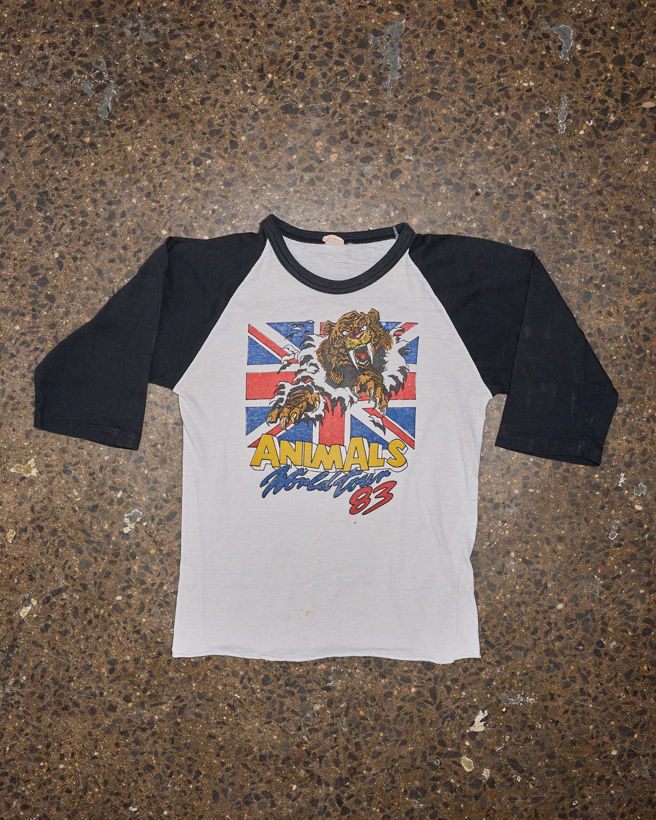 Designer 1983 animals world tour raglan shirt Size US S / EU 44-46 / 1 - 1 Thumbnail