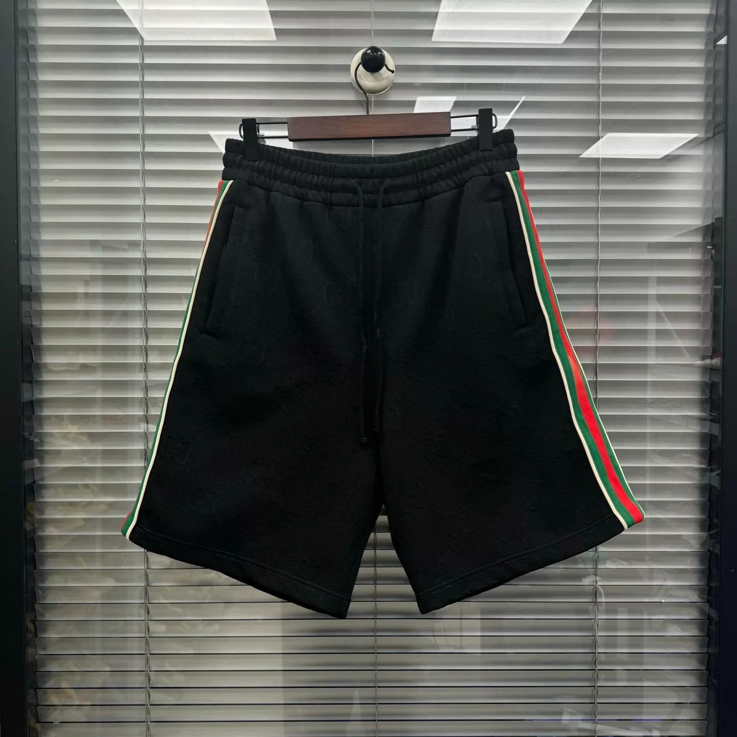 Gucci Black Shorts with Green and Red Side Stripes Size US 32 / EU 48 - 1 Thumbnail