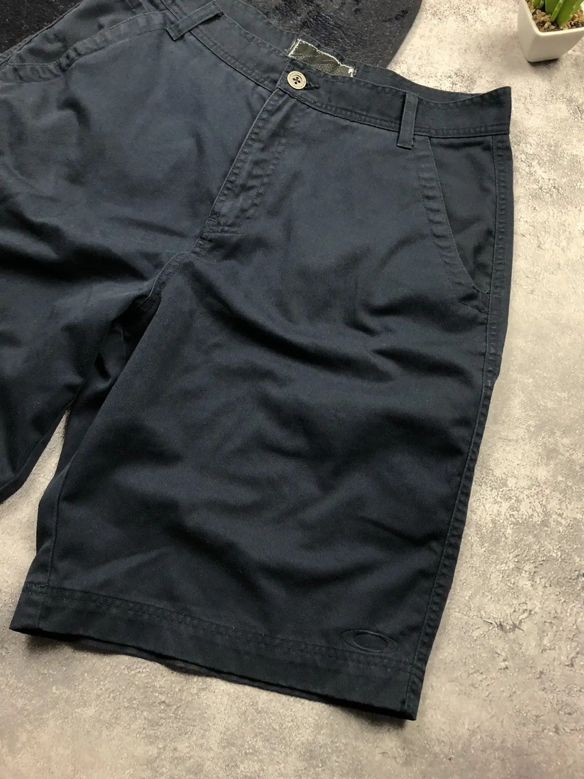 Oakley OAKLEY Vintage Mini Logo Shorts Navy Blue Streetwear Hype Size US 33 - 2 Thumbnail