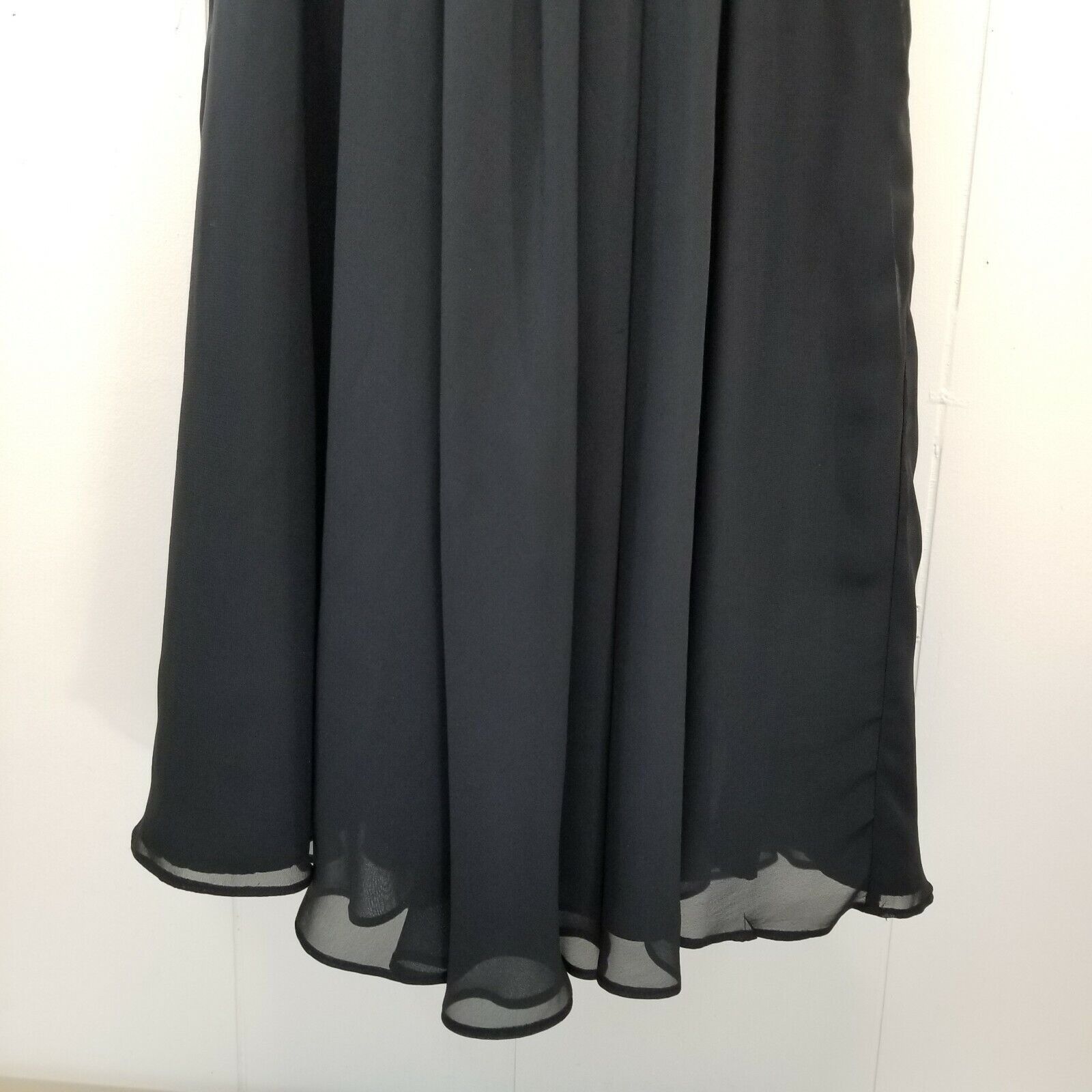 White House Black Market White House Black Market Dress 4 Black Sleeveless Smocked Ga Size S / US 4 / IT 40 - 2 Thumbnail