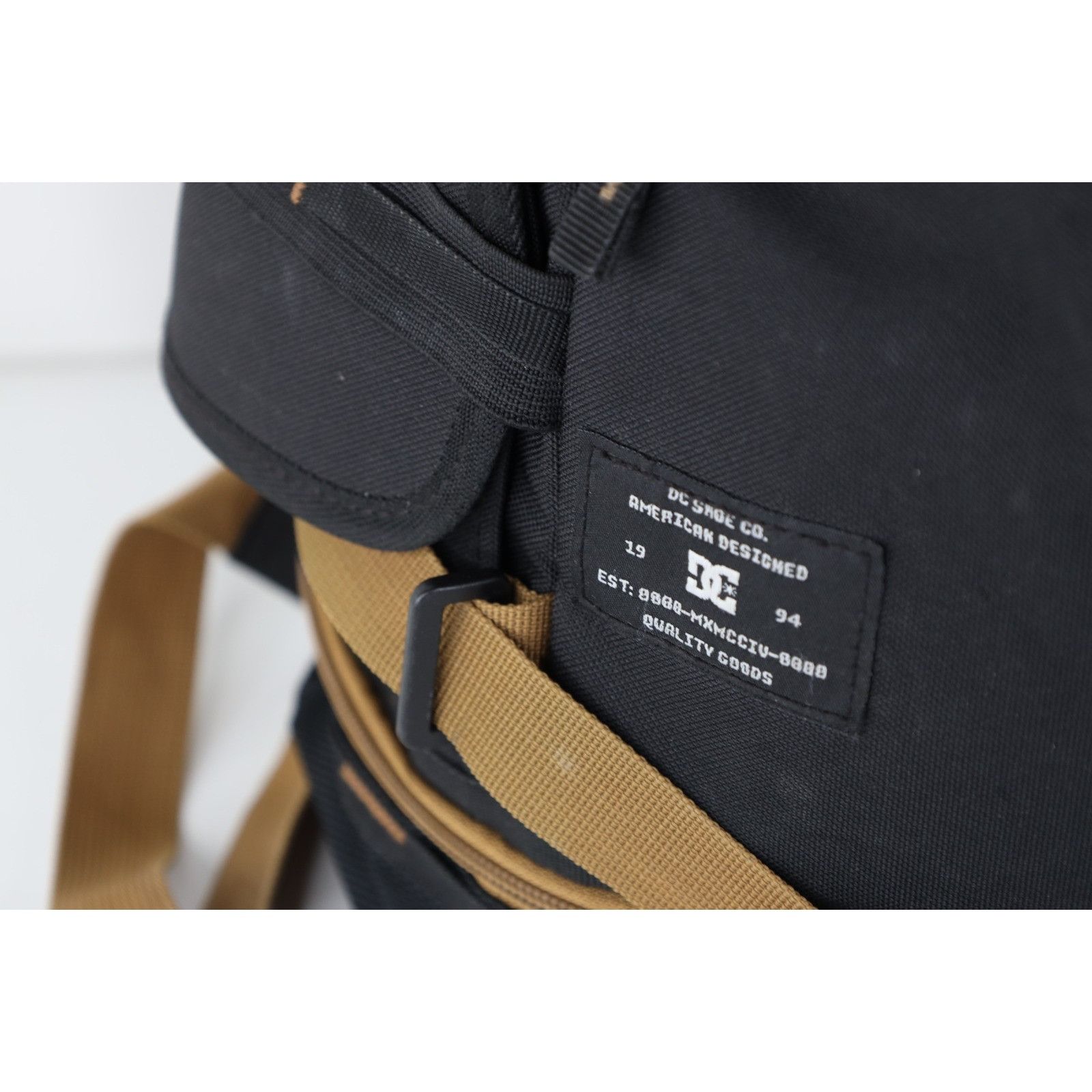 DC Vintage DC Shoes Skateboarding Top Loader Backpack Book Bag Size ONE SIZE - 5 Thumbnail