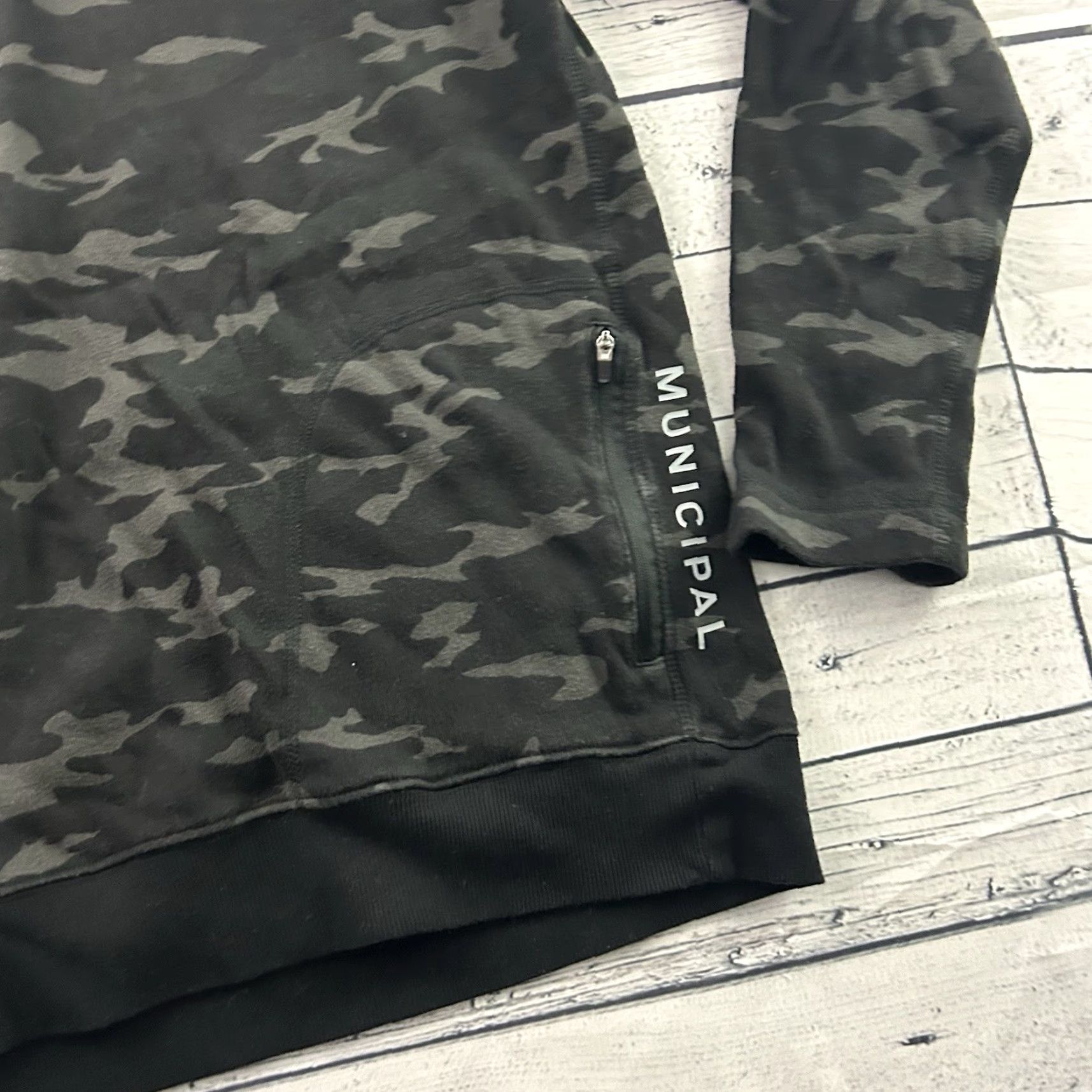 Vintage Municipal Sweatshirt Camo Print Crewneck Long Sleeve Men's 2XL Black Gray Cotton Logo Pullover Winter Fall Small Details: Vintage No Size US XXL / EU 58 / 5 - 2 Thumbnail