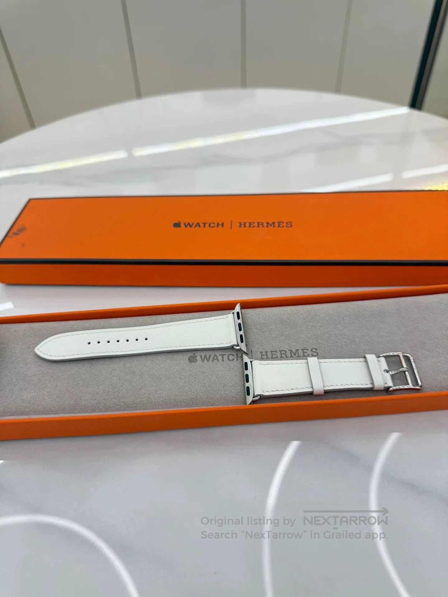 Hermes Apple Watch Hermès Leather Strap White. Size ONE SIZE - 2 Thumbnail