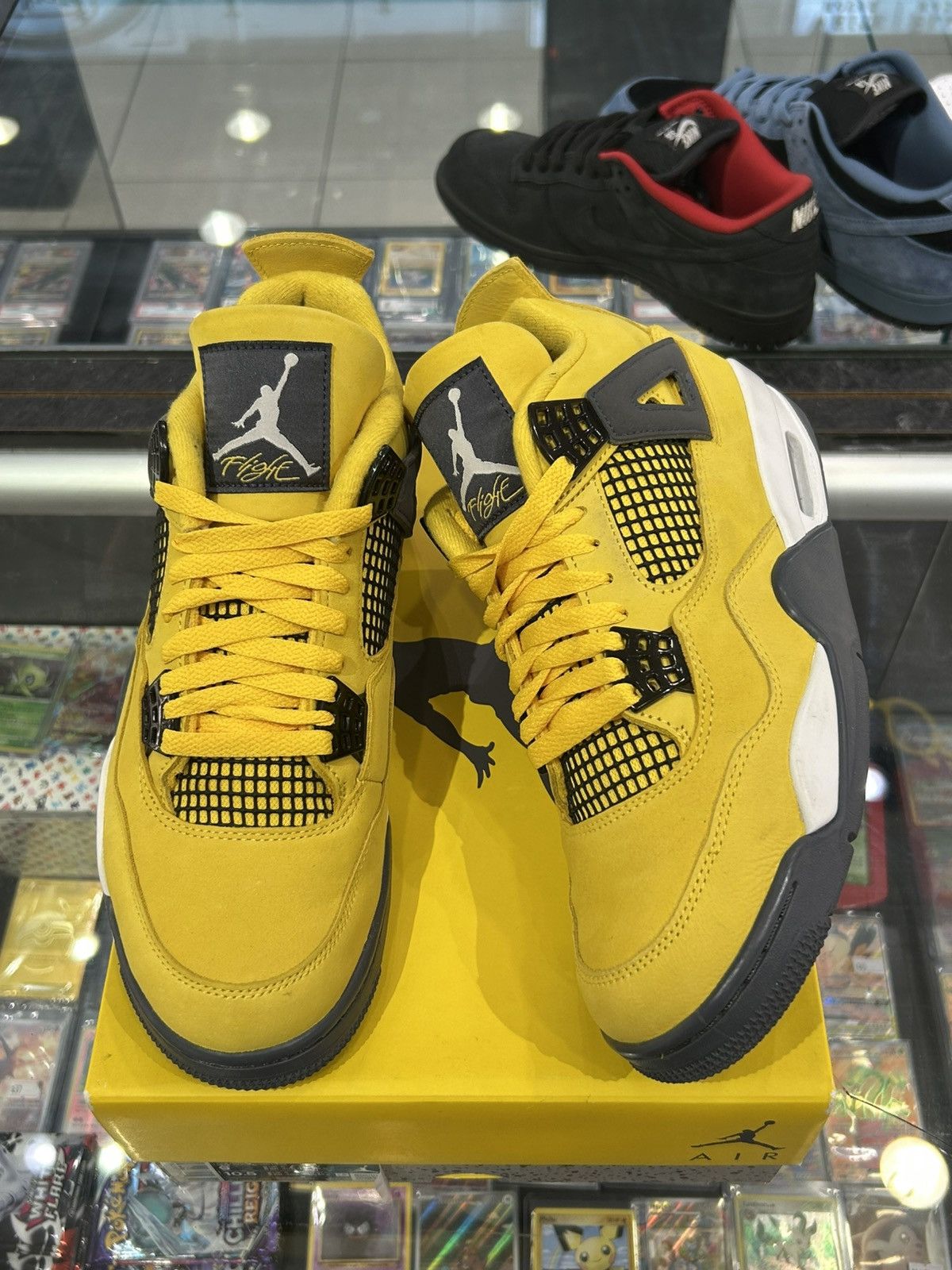 Jordan Brand Jordan 4 lightning 2021 Size US 9 / EU 42 - 1 Thumbnail