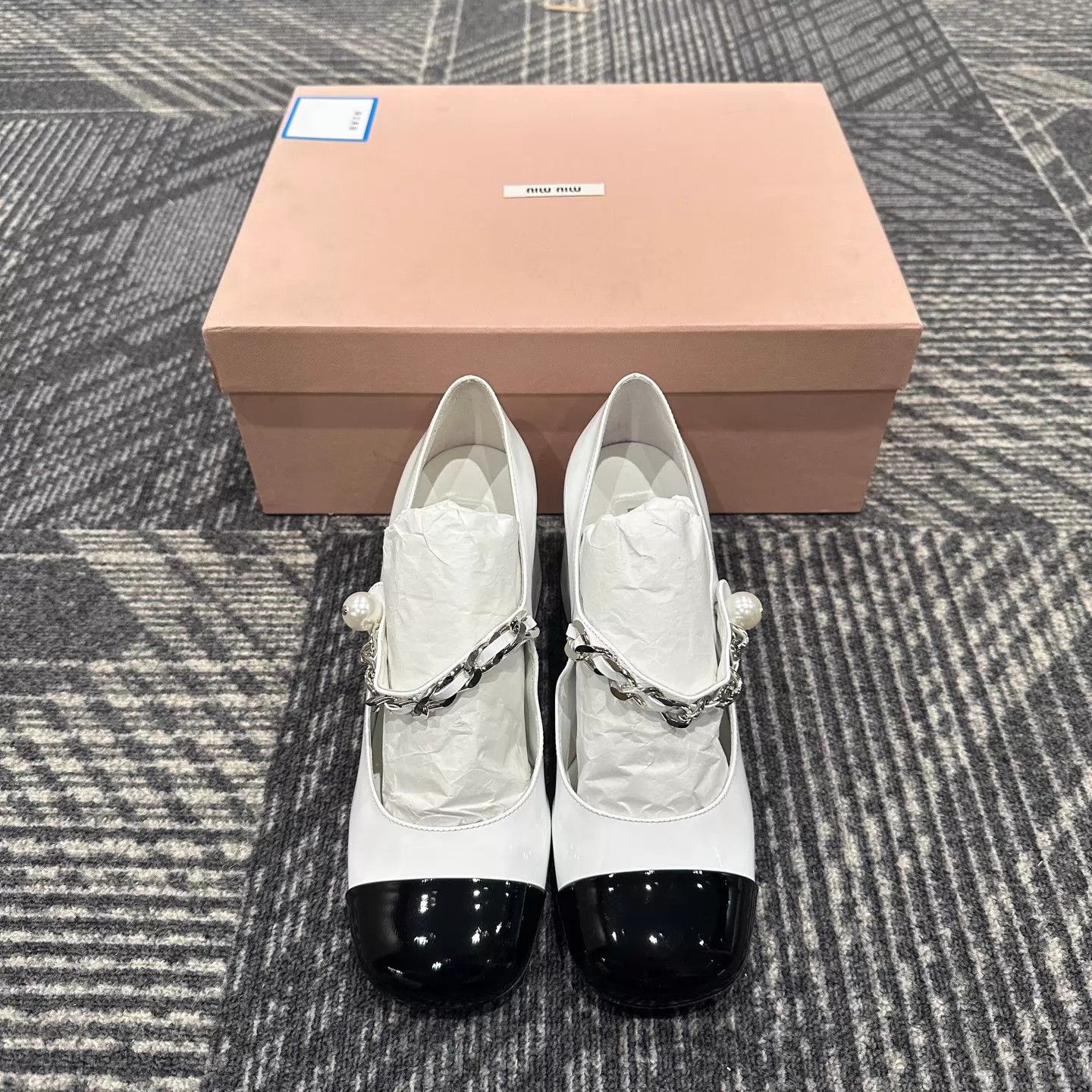 Miu Miu MIU MIU Patent Chain Mary Jane Block Heel 37.5 New with Box Size US 7 / IT 37 - 2 Thumbnail