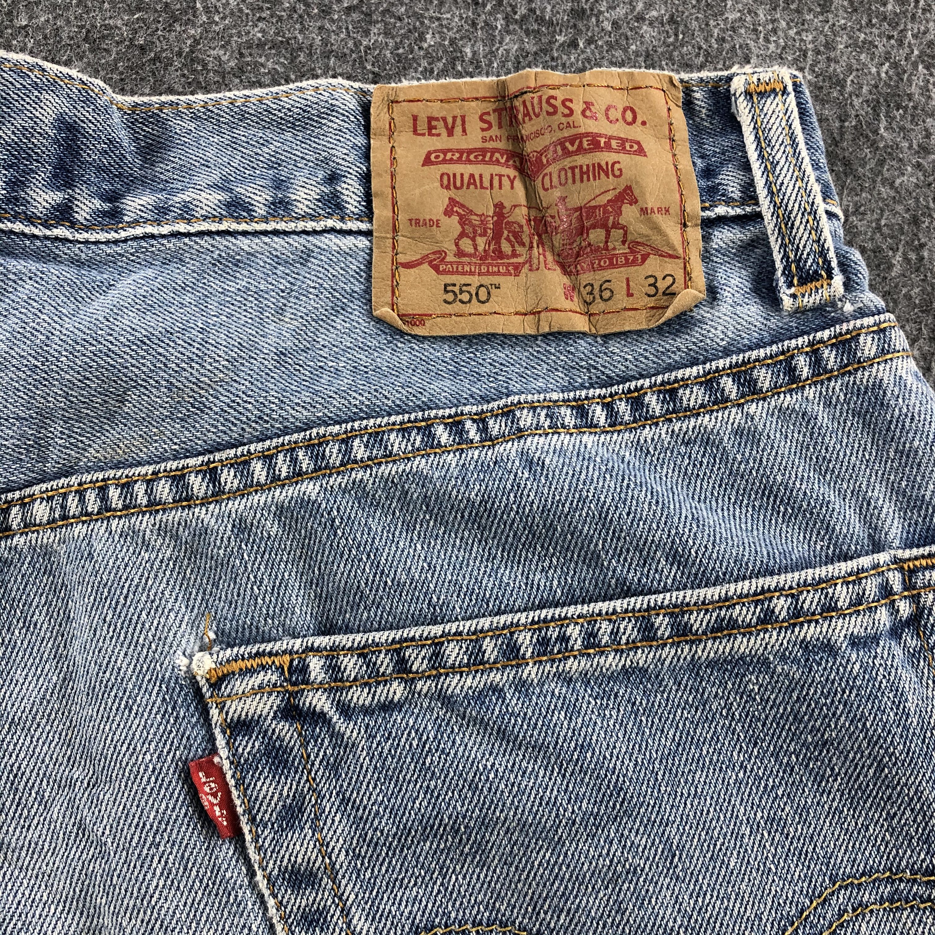 Levi's Vintage 90s Light Wash Levis 550 Jeans-J1193 Size US 35 - 5 Thumbnail