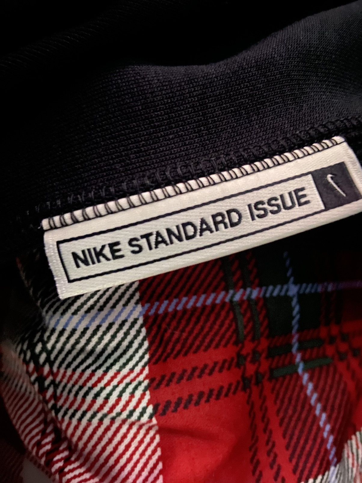 Nike Men’s Nike Standard Issue Dri-FIT Full-Zip Black Hoodie Size US L / EU 52-54 / 3 - 6 Thumbnail
