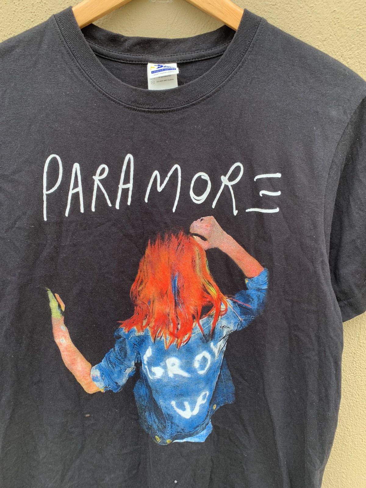 Band Tees Band Paramore Grow Up Album Tshirt Size US M / EU 48-50 / 2 - 2 Thumbnail