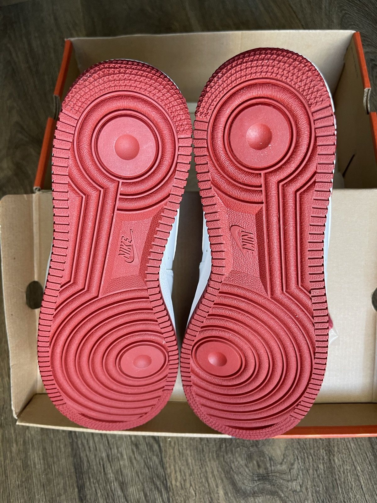 Nike Nike Air Force 1 2004 Valentines Day Size US 9.5 / EU 42-43 - 4 Thumbnail