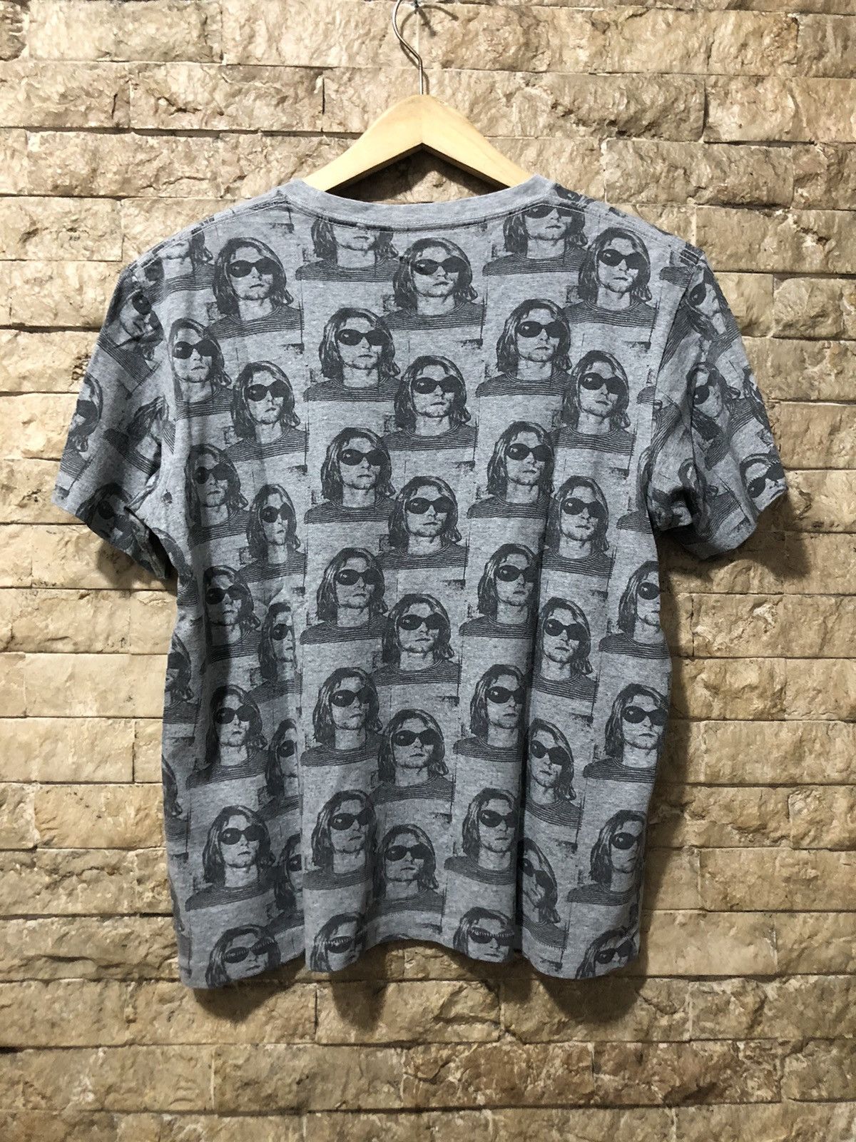 Band Tees × Japanese Brand × Uniqlo Uniqlo X Kurt Cobain tee Size US M / EU 48-50 / 2 - 2 Thumbnail