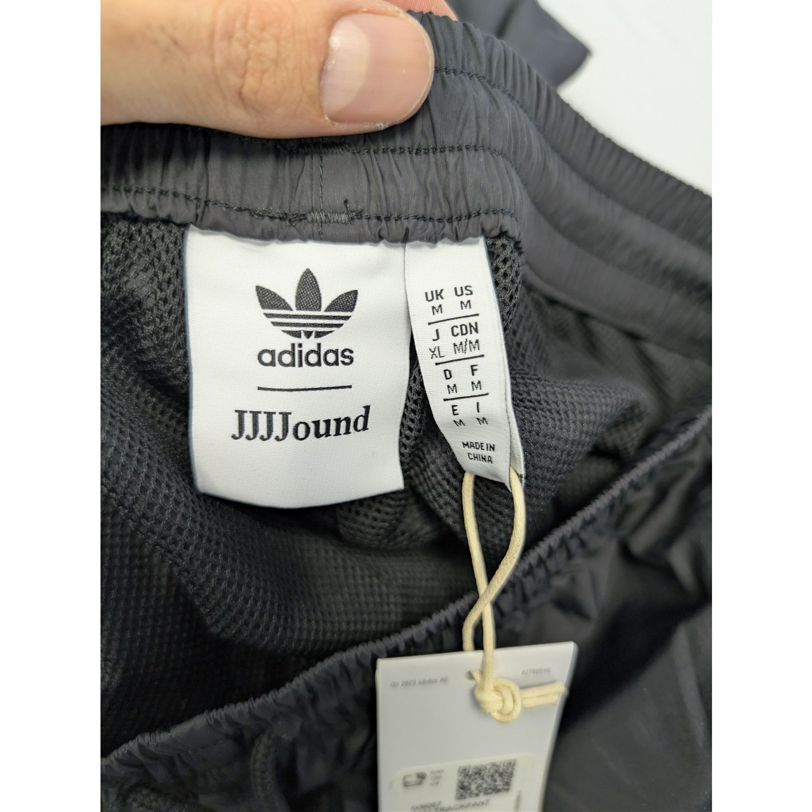 Adidas × JJJJound o1rshd1 JJJJ Trackpant Sweatpants in Black Size US 32 / EU 48 - 16 Thumbnail