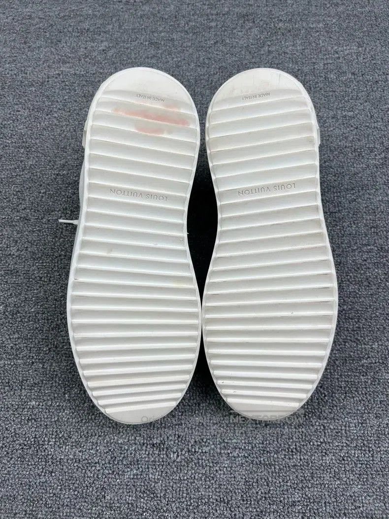 Louis Vuitton Louis Vuitton Embossed Leather Sneakers. Size US 6.5 / EU 39-40 - 5 Thumbnail