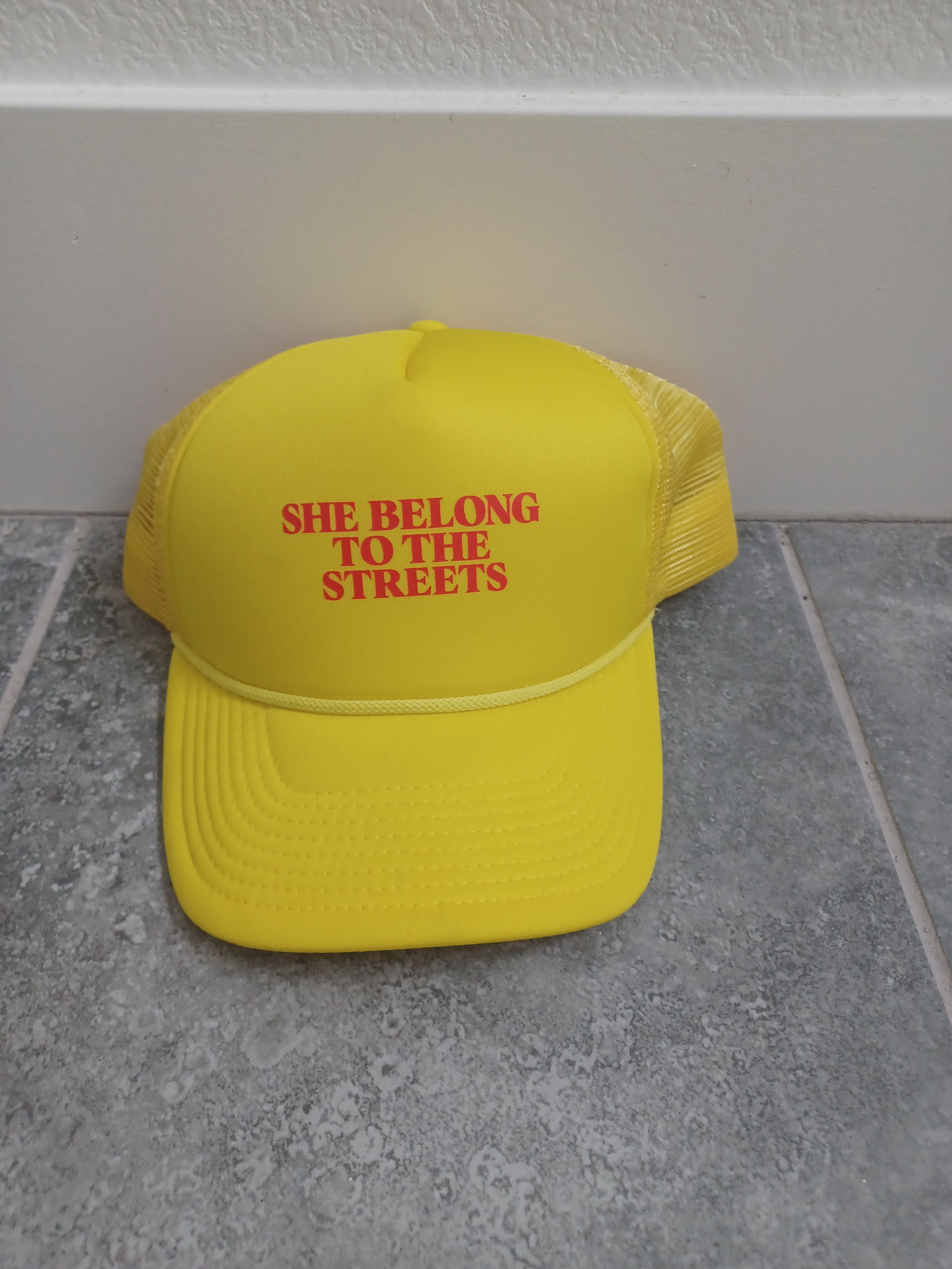 Freebandz She belongs to the streets trucker Size ONE SIZE - 1 Thumbnail