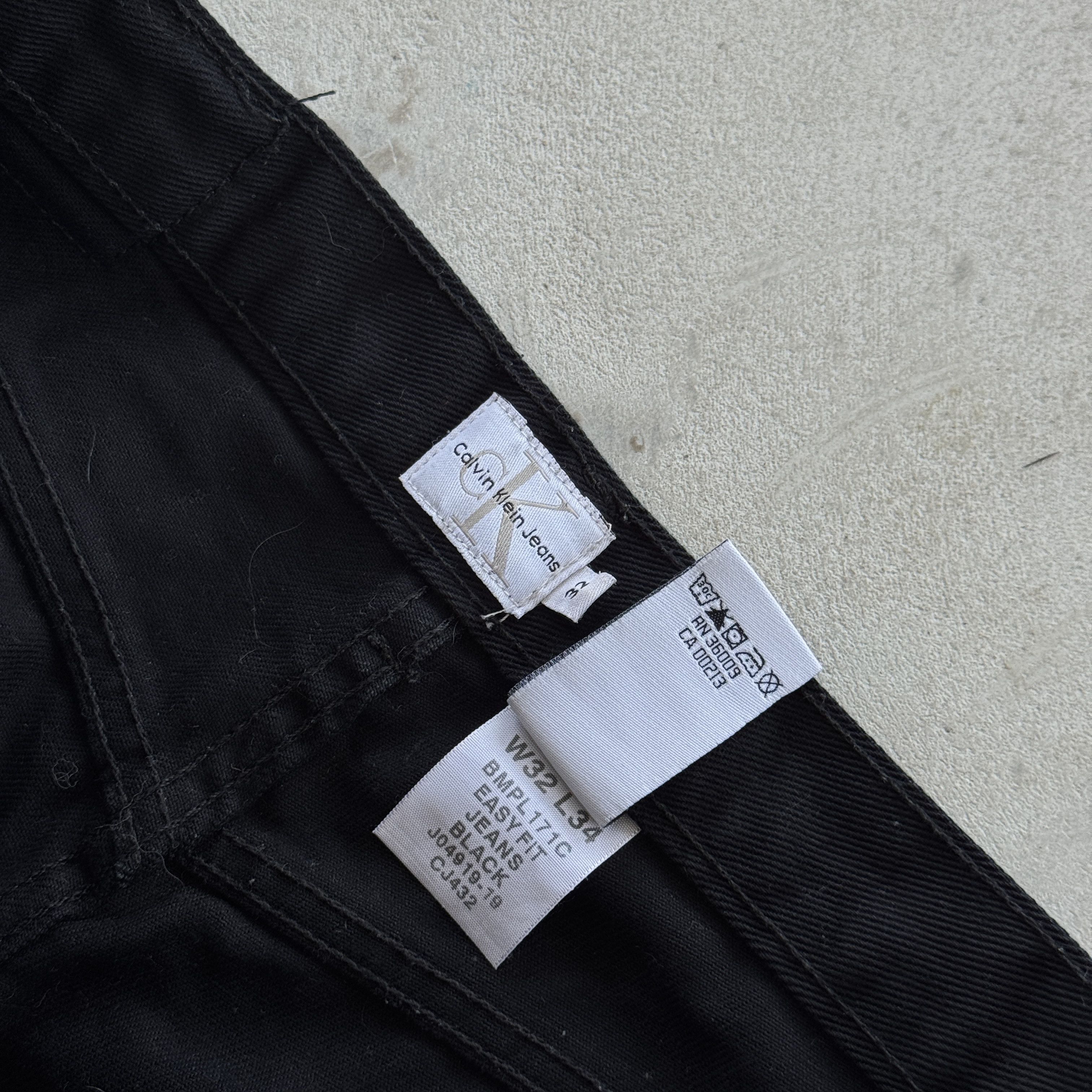 Calvin Klein Calvin Klein Jeans Easy Fit Black Denim W32 L34 Straight Leg Size US 32 / EU 48 - 6 Thumbnail