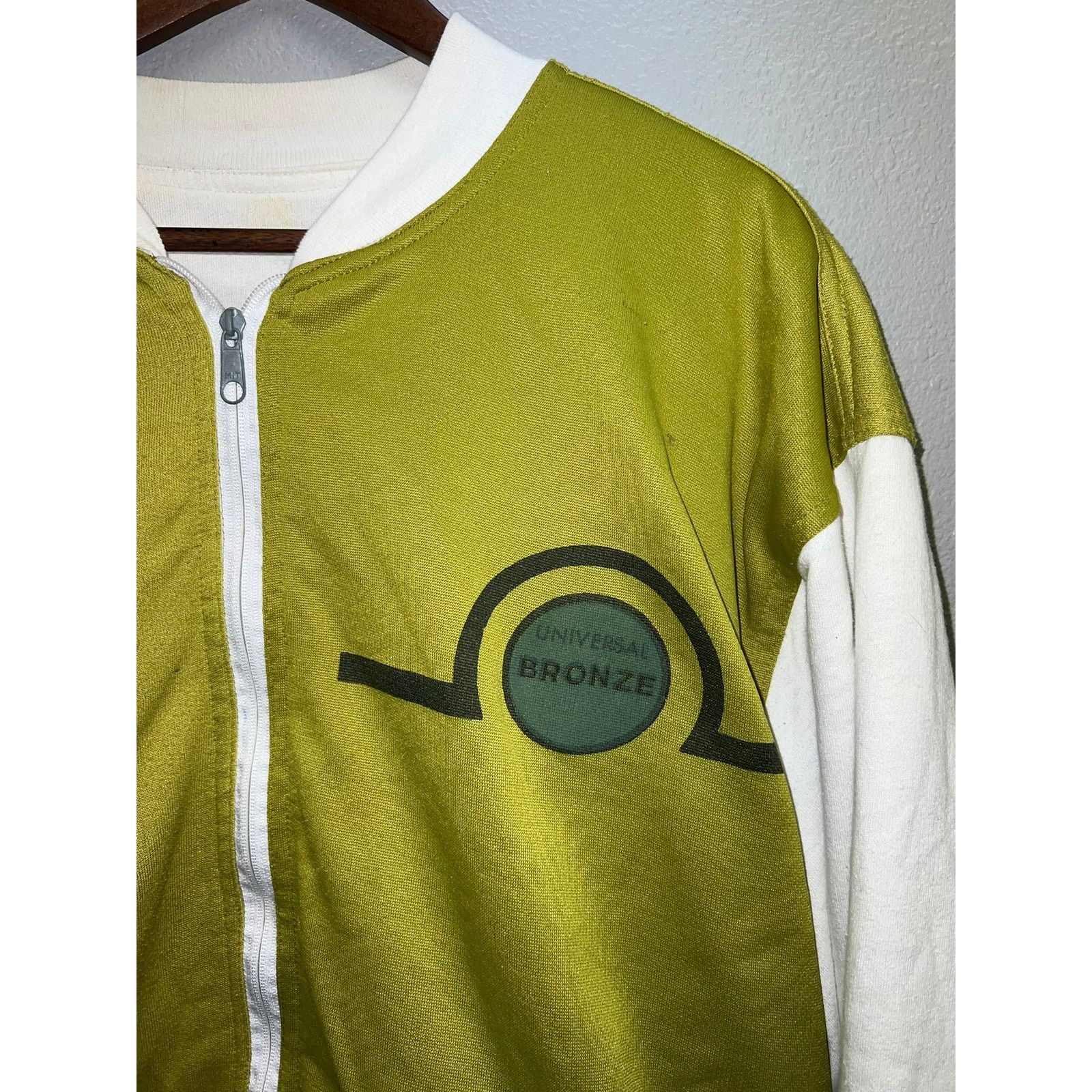 Vintage Universal Bronze Fitness Reversible Green White Jacket Size US XL / EU 56 / 4 - 11 Thumbnail