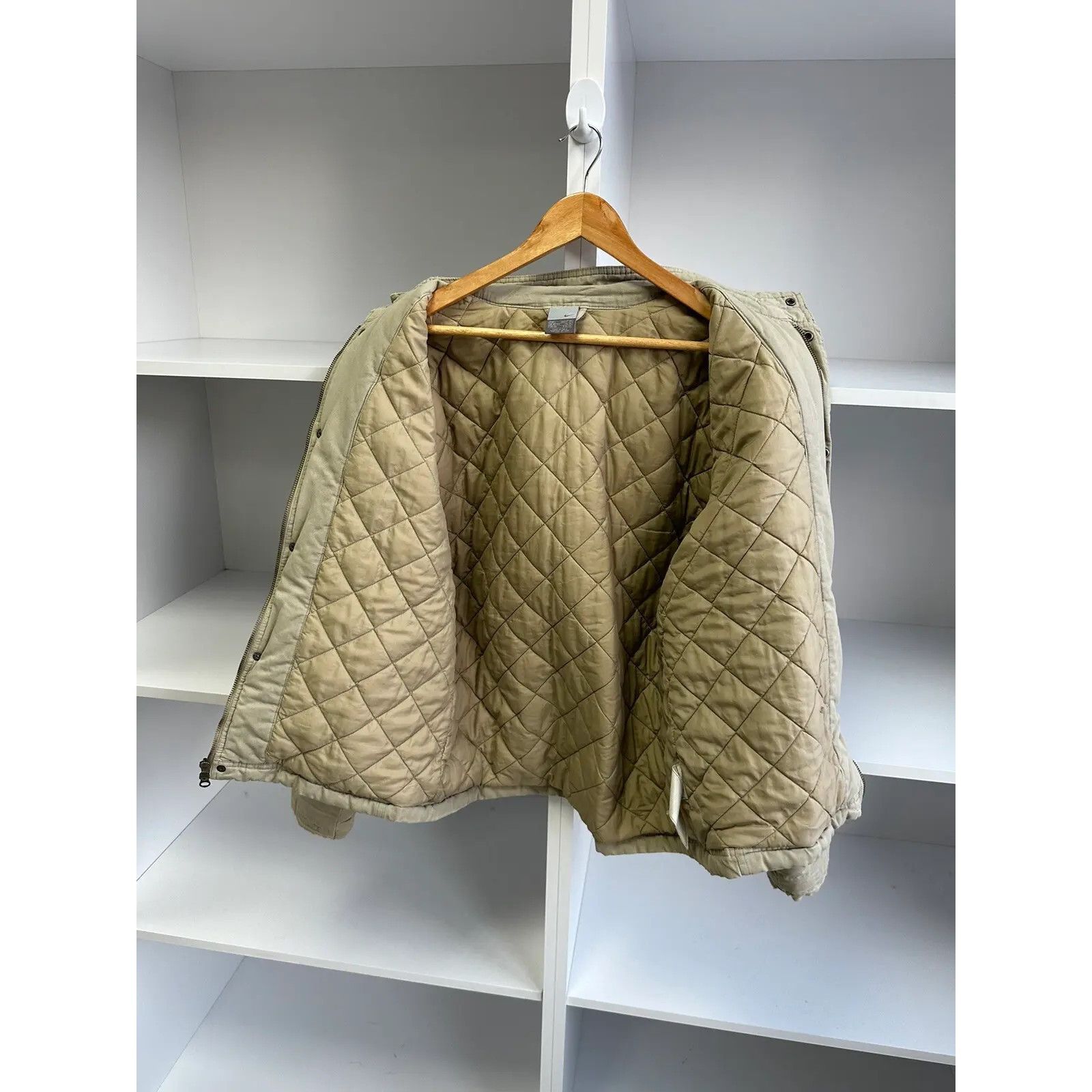 Nike VTG Nike Detroit Style Heavy Beige Bomber Jacket Size US L / EU 52-54 / 3 - 14 Thumbnail