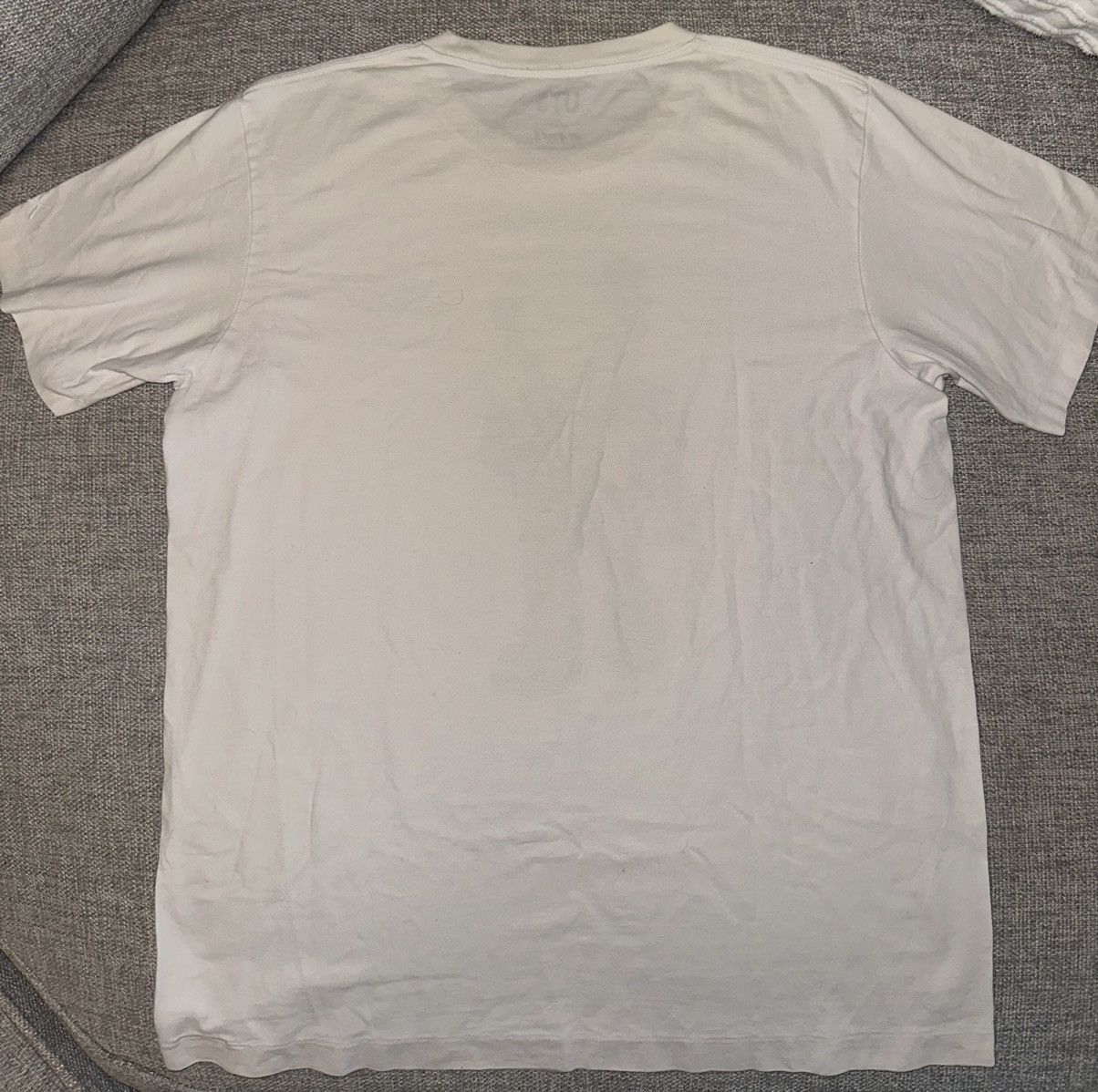 Kaws KAWS x Uniqlo Clean Slate Tee Size US L / EU 52-54 / 3 - 5 Thumbnail