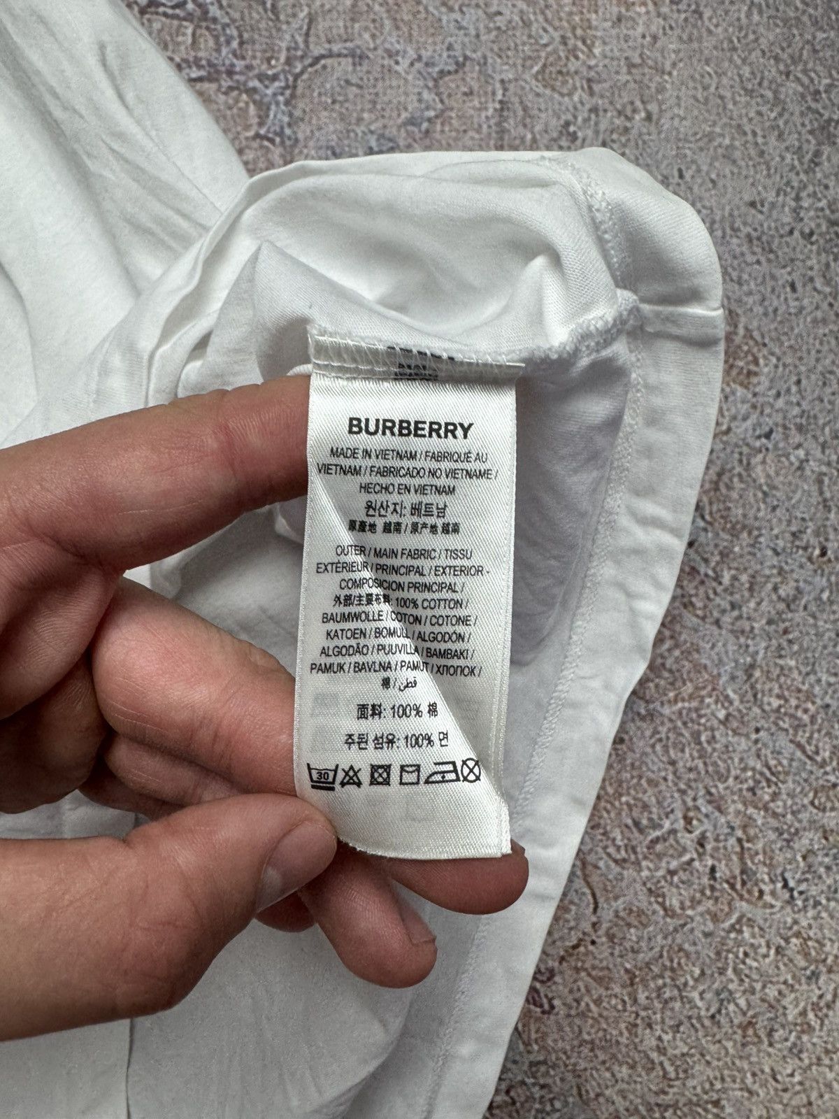 Burberry Burberry T-Shirt Streetwear Luxury Logo Rare Vintage Size US L / EU 52-54 / 3 - 14 Thumbnail