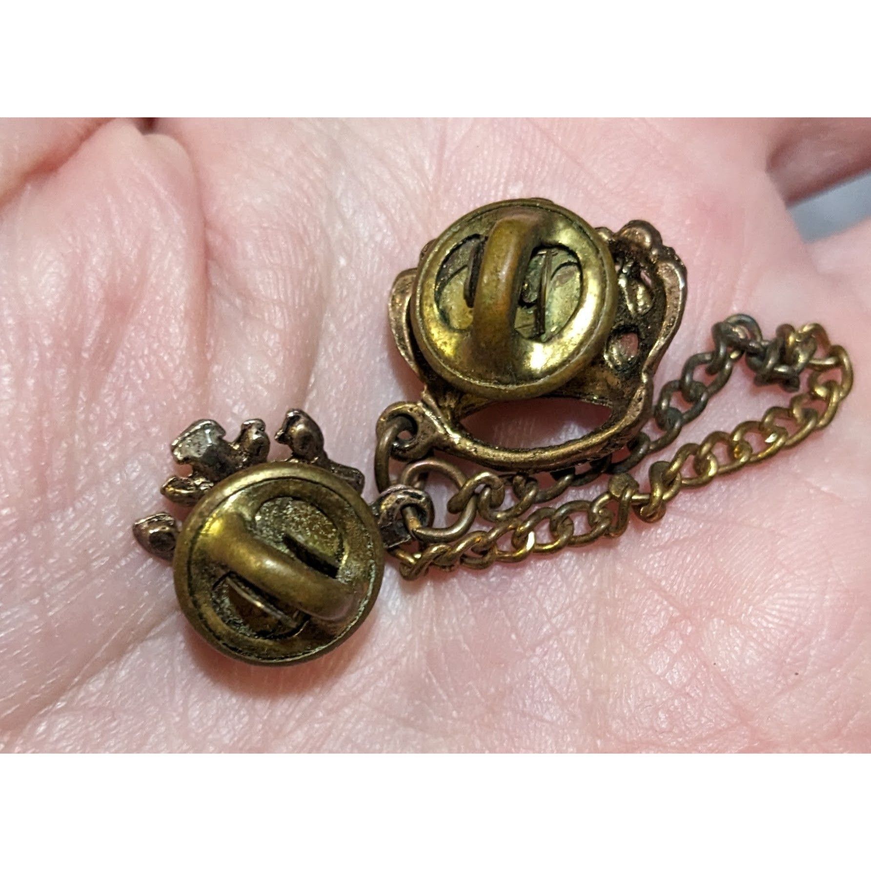 Other Vintage Crown And Crest Gold Tone Collar Pins With Chain Size ONE SIZE - 6 Thumbnail