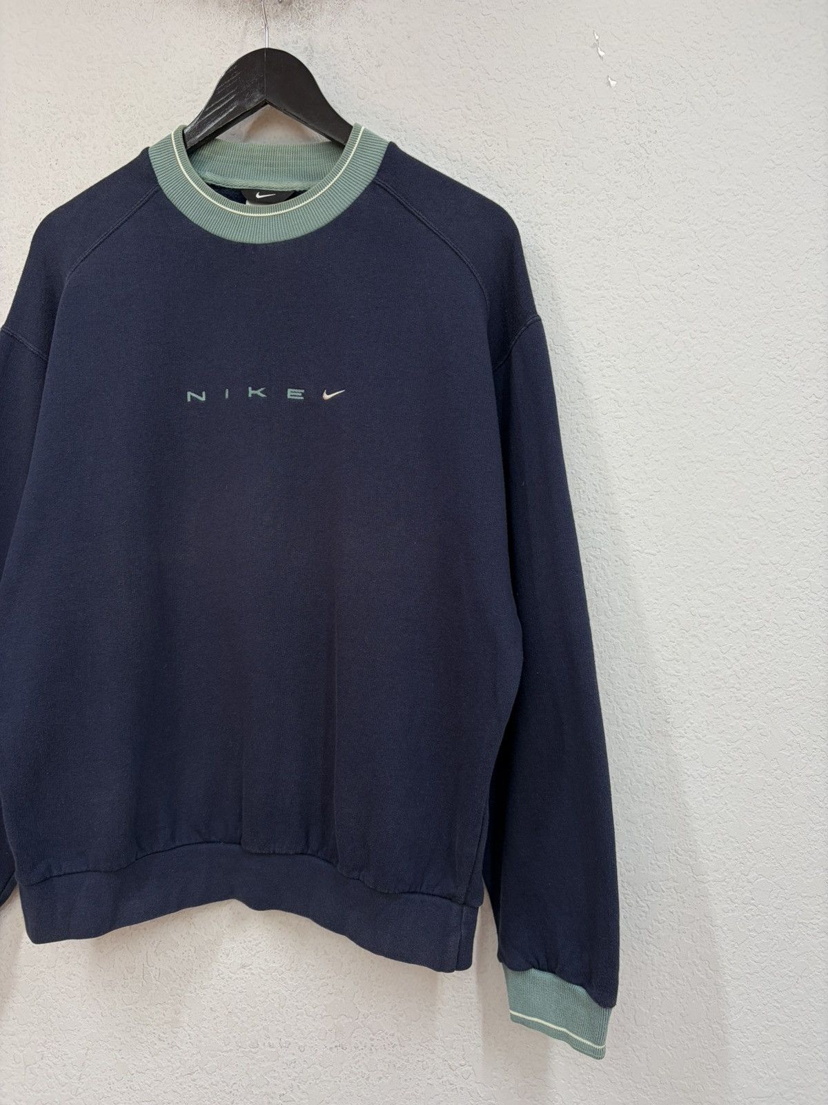 Nike Vintage y2k Nike Sweatshirt Centre Embroidered Swoosh Logo Size US M / EU 48-50 / 2 - 5 Thumbnail