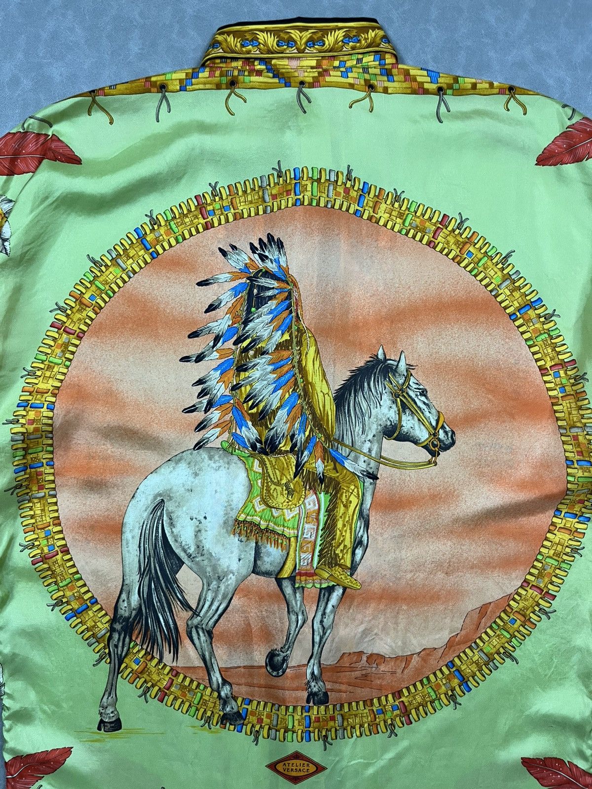 Versace 90s Gianni versace NATIVE AMERICAN silk Size US L / EU 52-54 / 3 - 6 Thumbnail