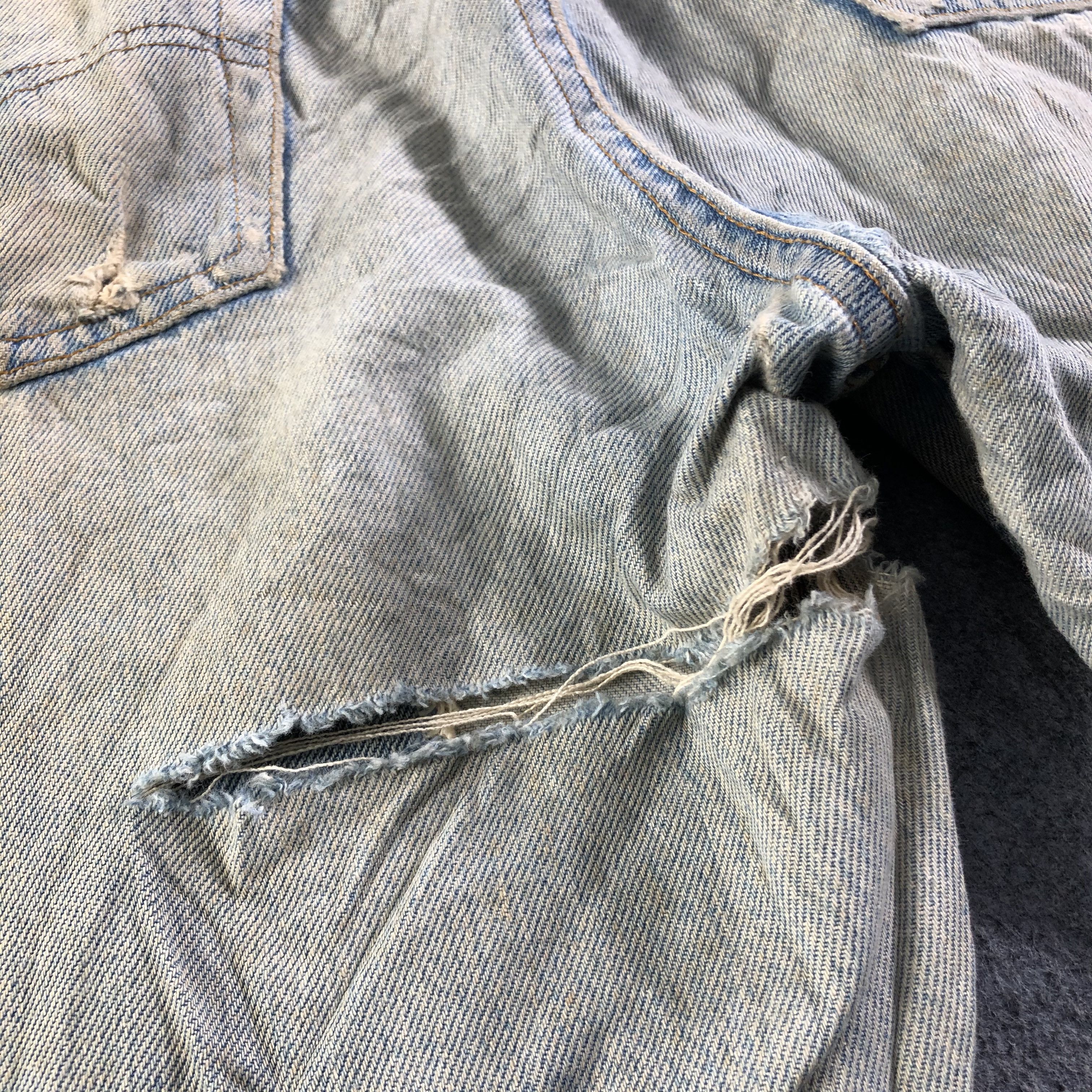 Levi's 90s Vintage Light Wash Levis 520 Jeans-J3780 Size US 30 / EU 46 - 7 Thumbnail