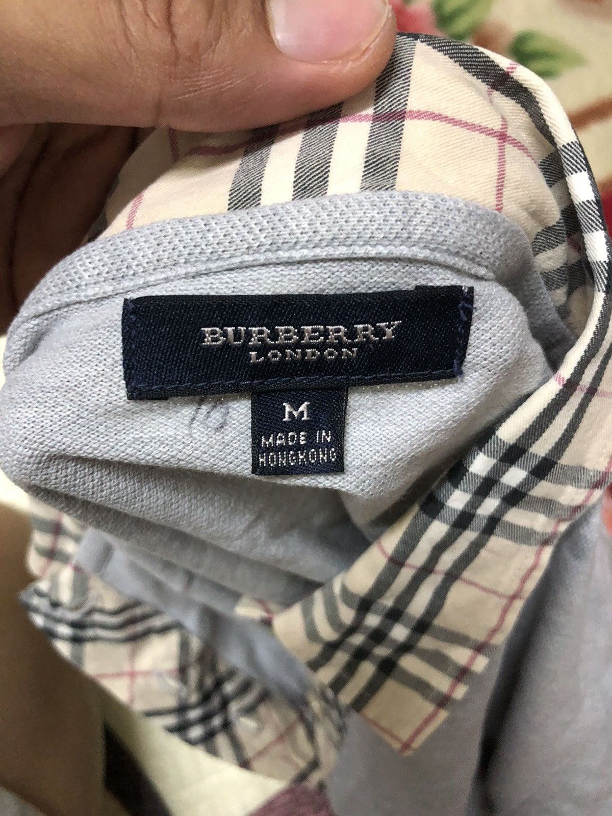 Burberry Vtg Burberry London Nova Check Embroidery Logo Polo Shirt Size US S / EU 44-46 / 1 - 9 Thumbnail