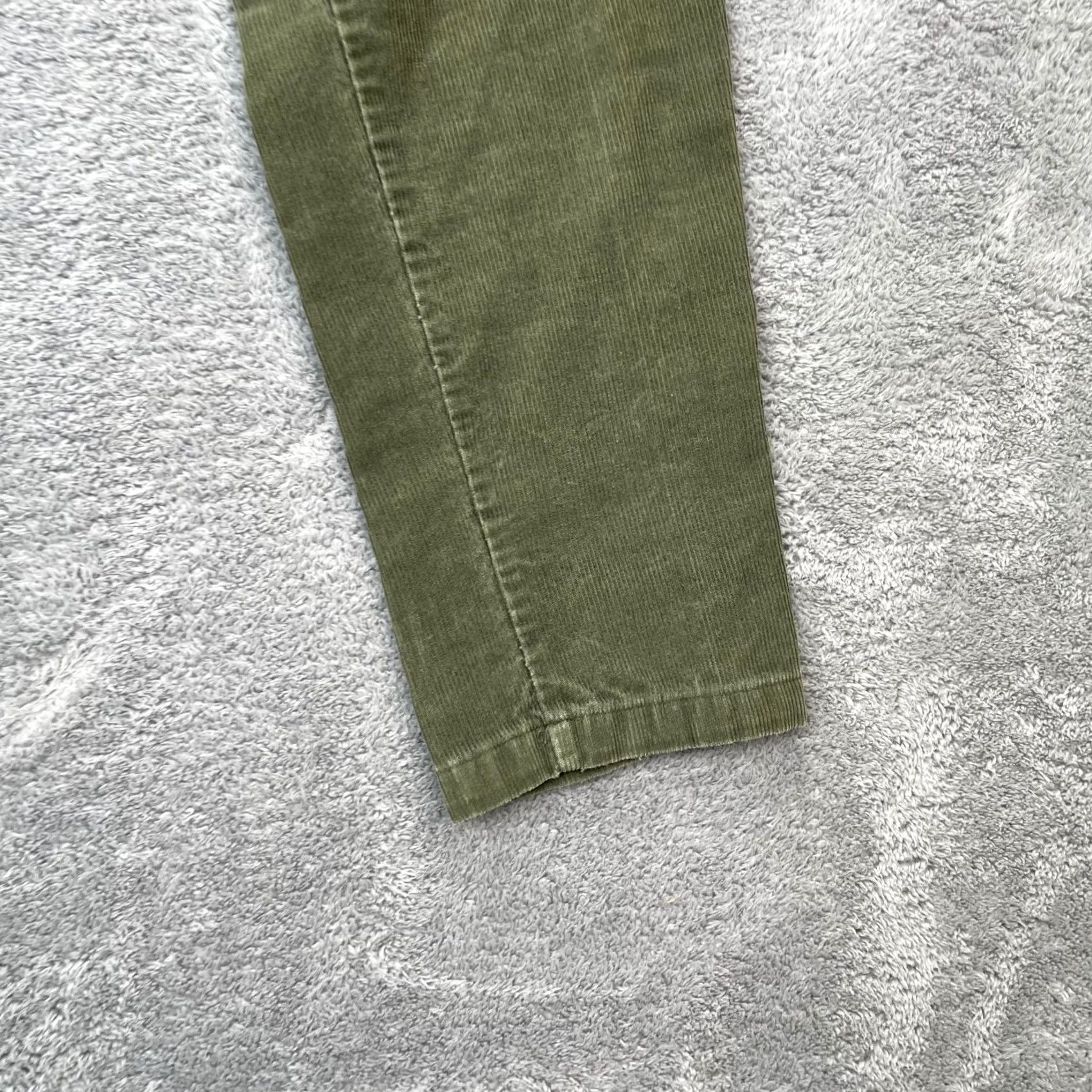 Lands' End VINTAGE Lands' End Pants Womens 30x28 Petite Green Corduroy Pleated Straight Leg Pants Mens Womens Girls Boys? Size 30" / US 8 / IT 44 - 2 Thumbnail