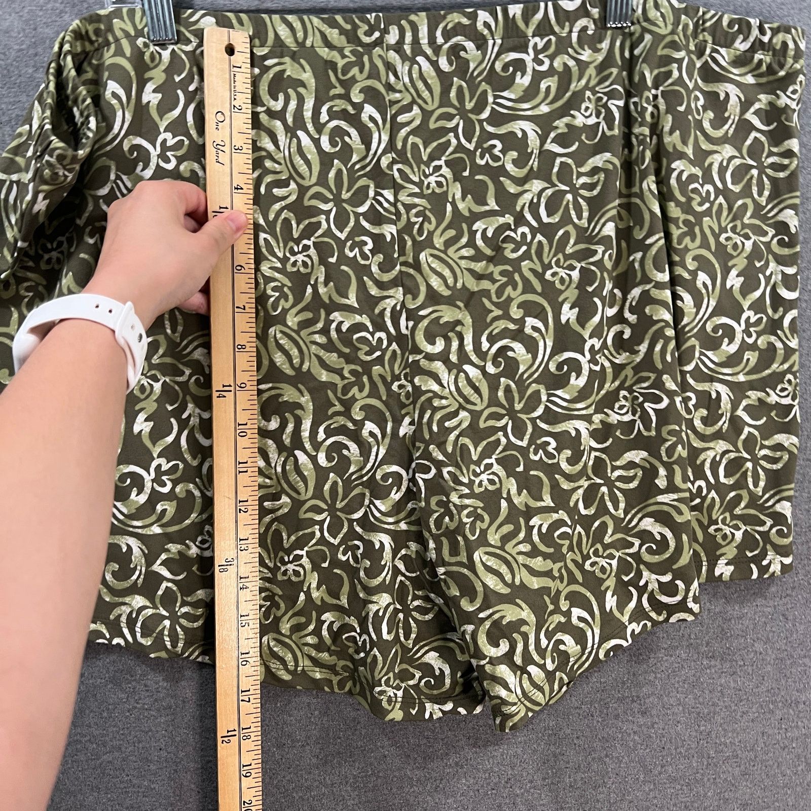 Other Anybody Lush Jersey Pull On Printed Shorts Olive/Hawaiian Size 42" / US 20 - 3 Thumbnail