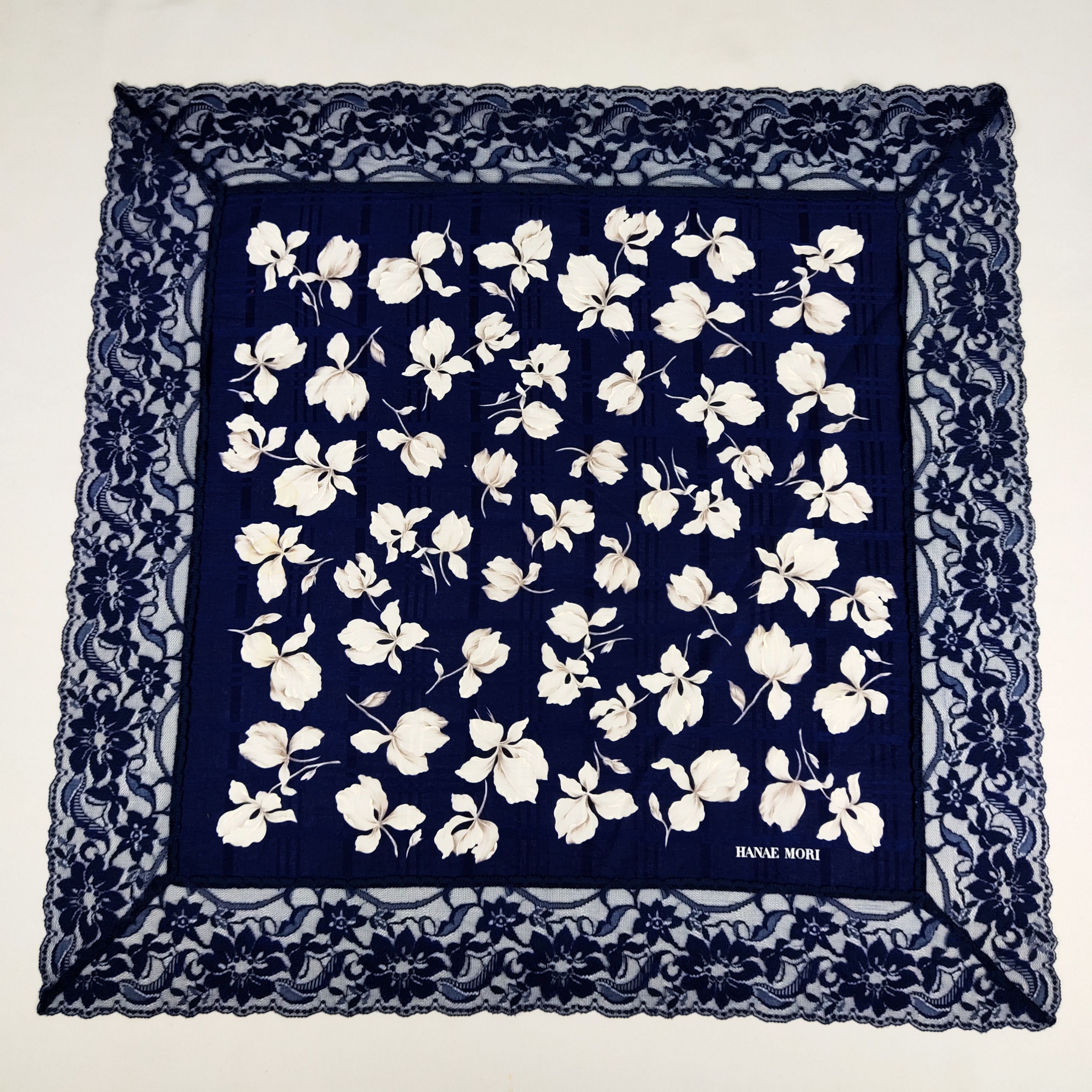 Hanae Mori × Vintage Hanae Mori Handkerchief / Neckerchief / Bandana FZ626 Size ONE SIZE - 3 Thumbnail