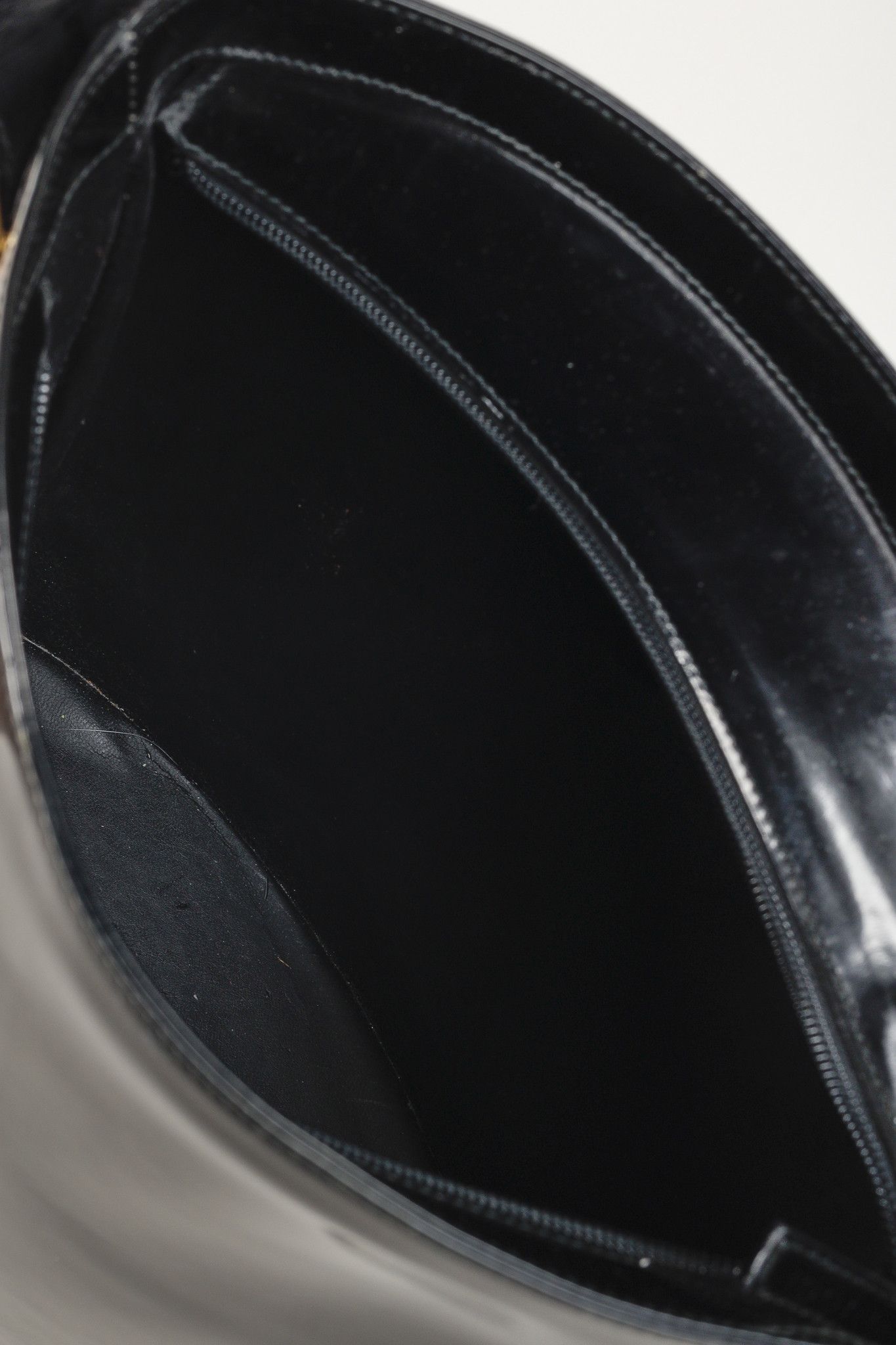 Gucci Gucci Tom Ford Era Patent Leather G-Hardware Bucket Bag Size ONE SIZE - 11 Thumbnail