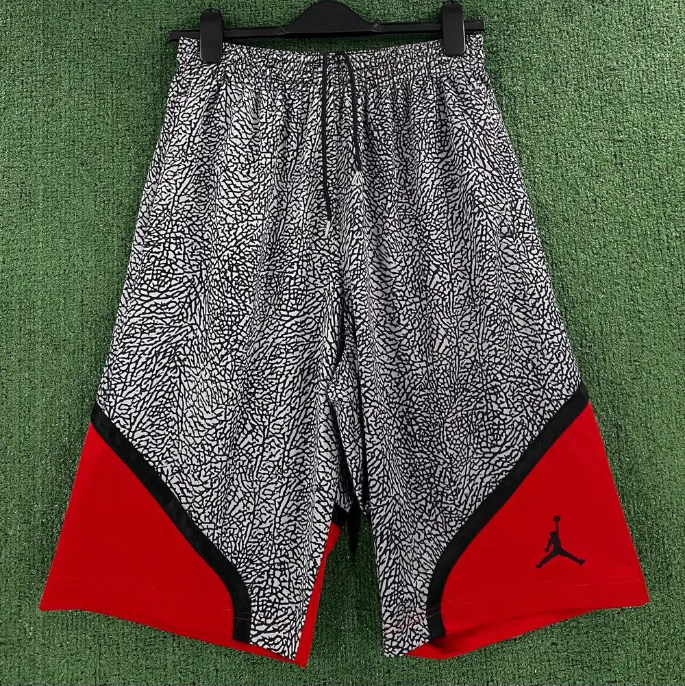 Nike Nike Air Jordan 3 III Jumpman Cement Elephant Gray Red Size US 30 / EU 46 - 1 Thumbnail
