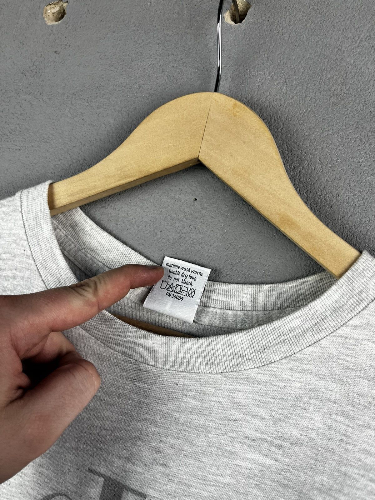 Calvin Klein Calvin Klein Jeans center logo t shirt vintage 90s Size US M / EU 48-50 / 2 - 3 Thumbnail