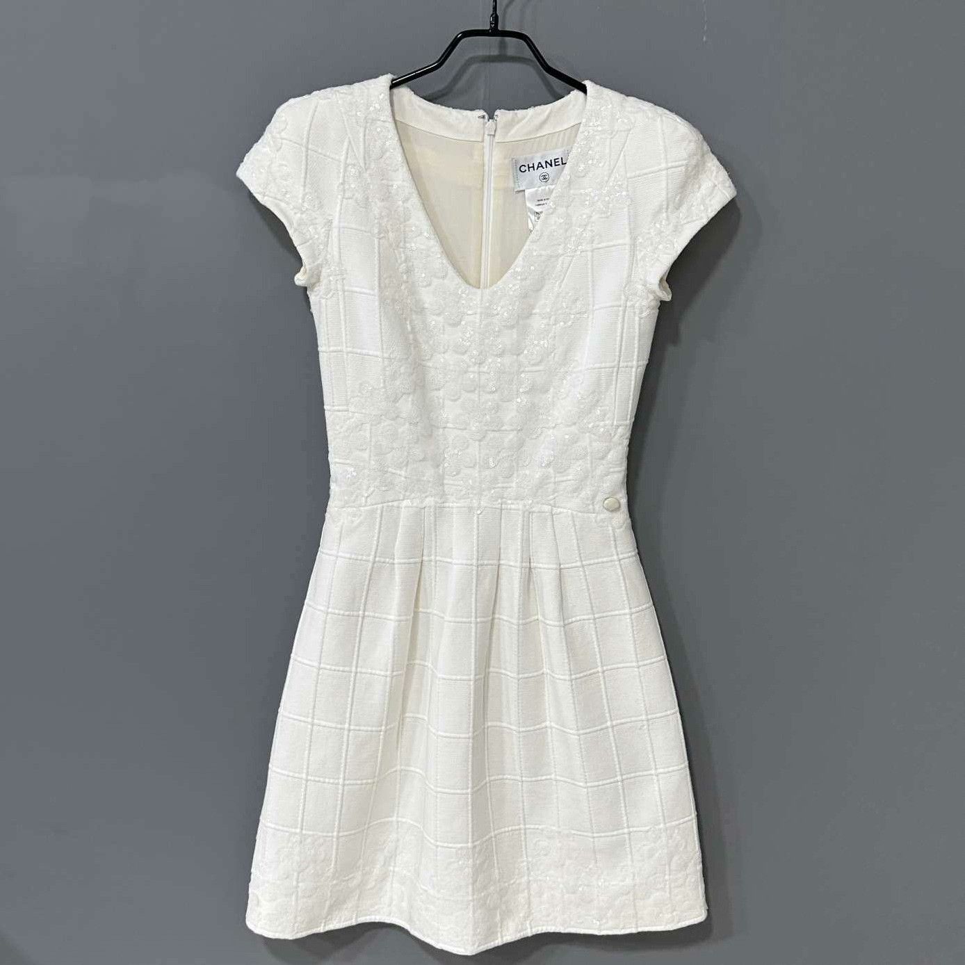 Chanel Chanel Embroidered White Dress it_34 Women Size XXS / US 00 / IT 34 - 1 Thumbnail