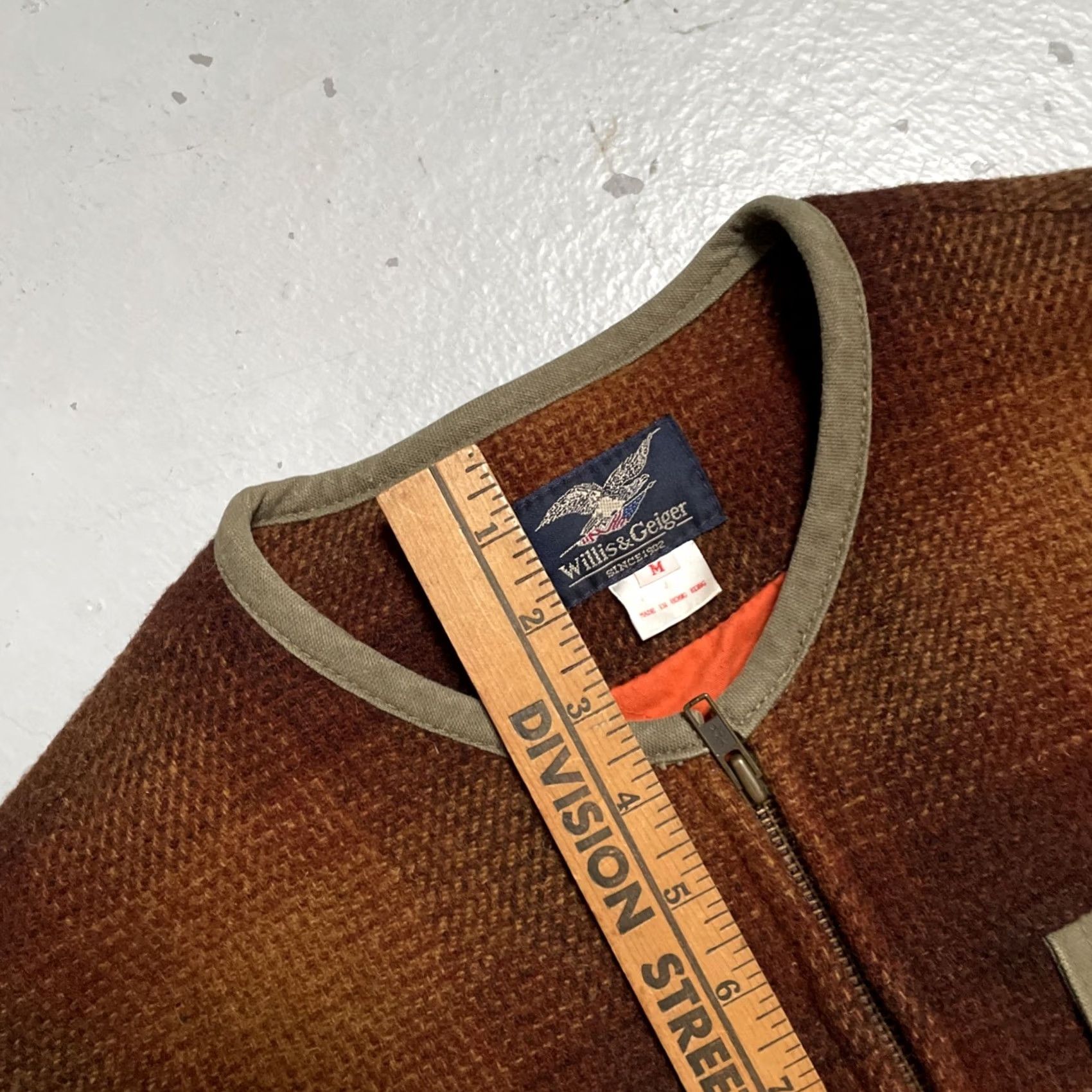 Vintage VINTAGE Willis & Geiger Full Zip Wool Hunting Fishing Tactical Field Camp Vest L Size US L / EU 52-54 / 3 - 4 Thumbnail
