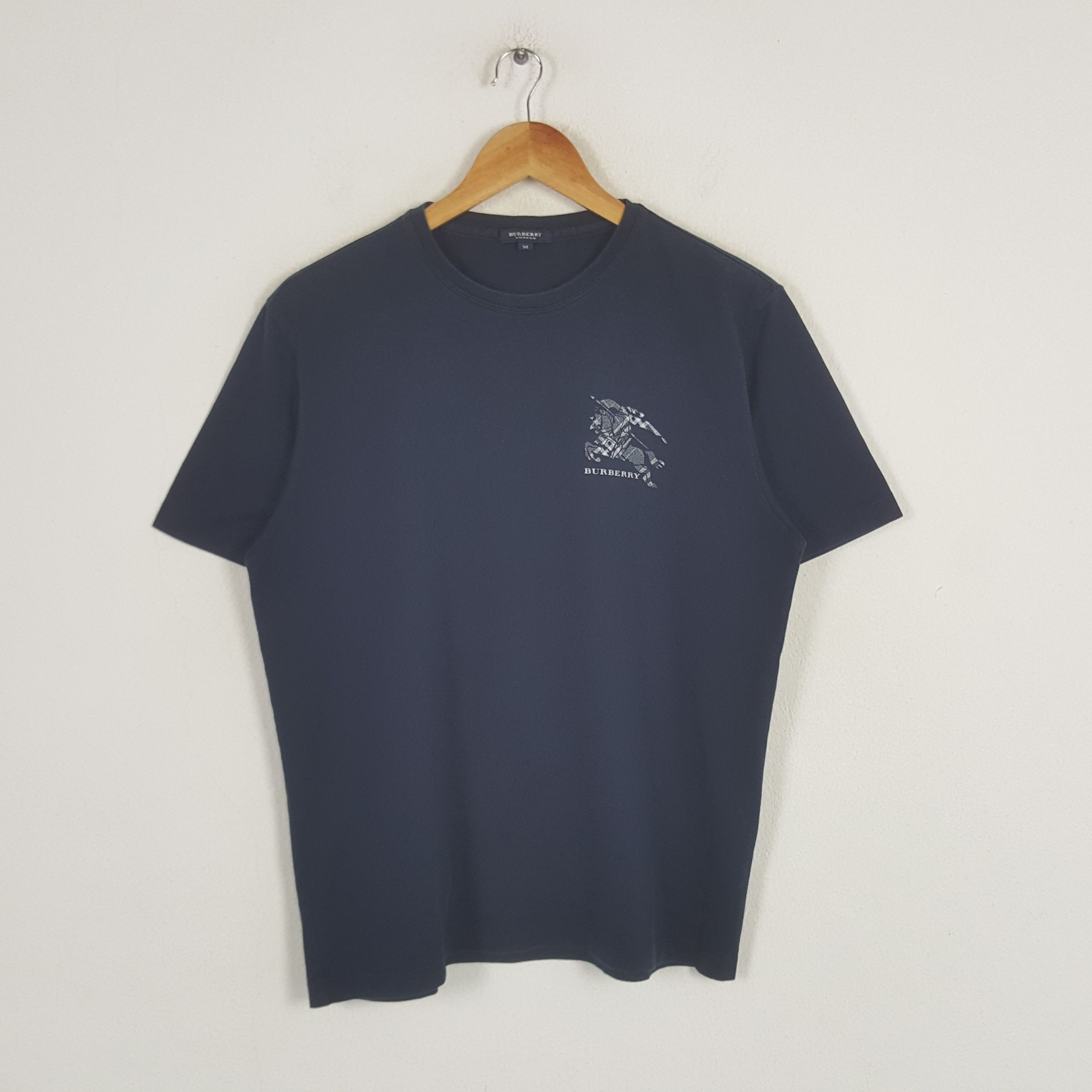 Burberry Vintage Burberry London Designer Brand Tshirt C285N54 Size US L / EU 52-54 / 3 - 3 Thumbnail