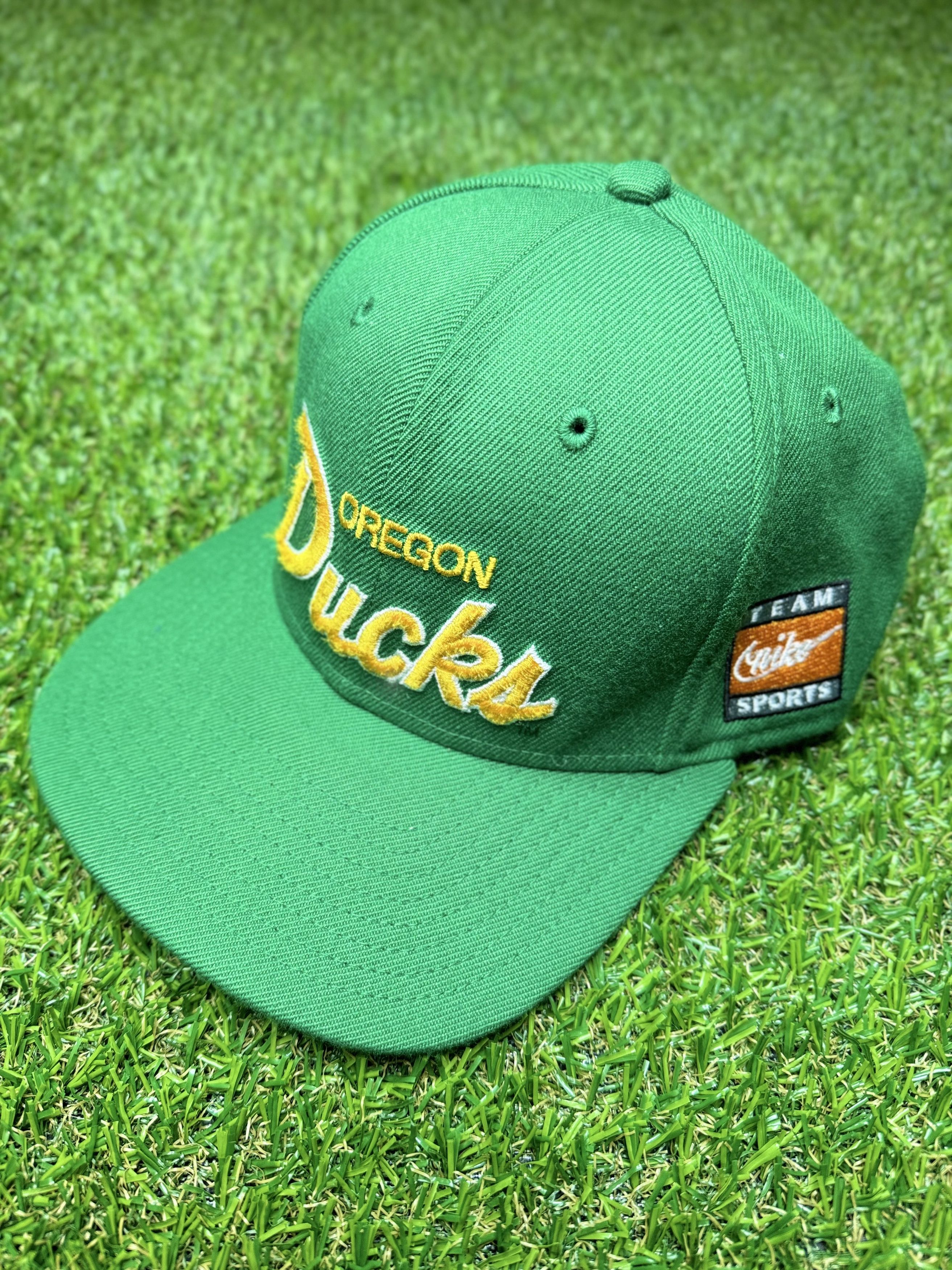 Nike VTG Nike Two Tone Script Oregon Ducks 90s Snapback Size ONE SIZE - 2 Thumbnail