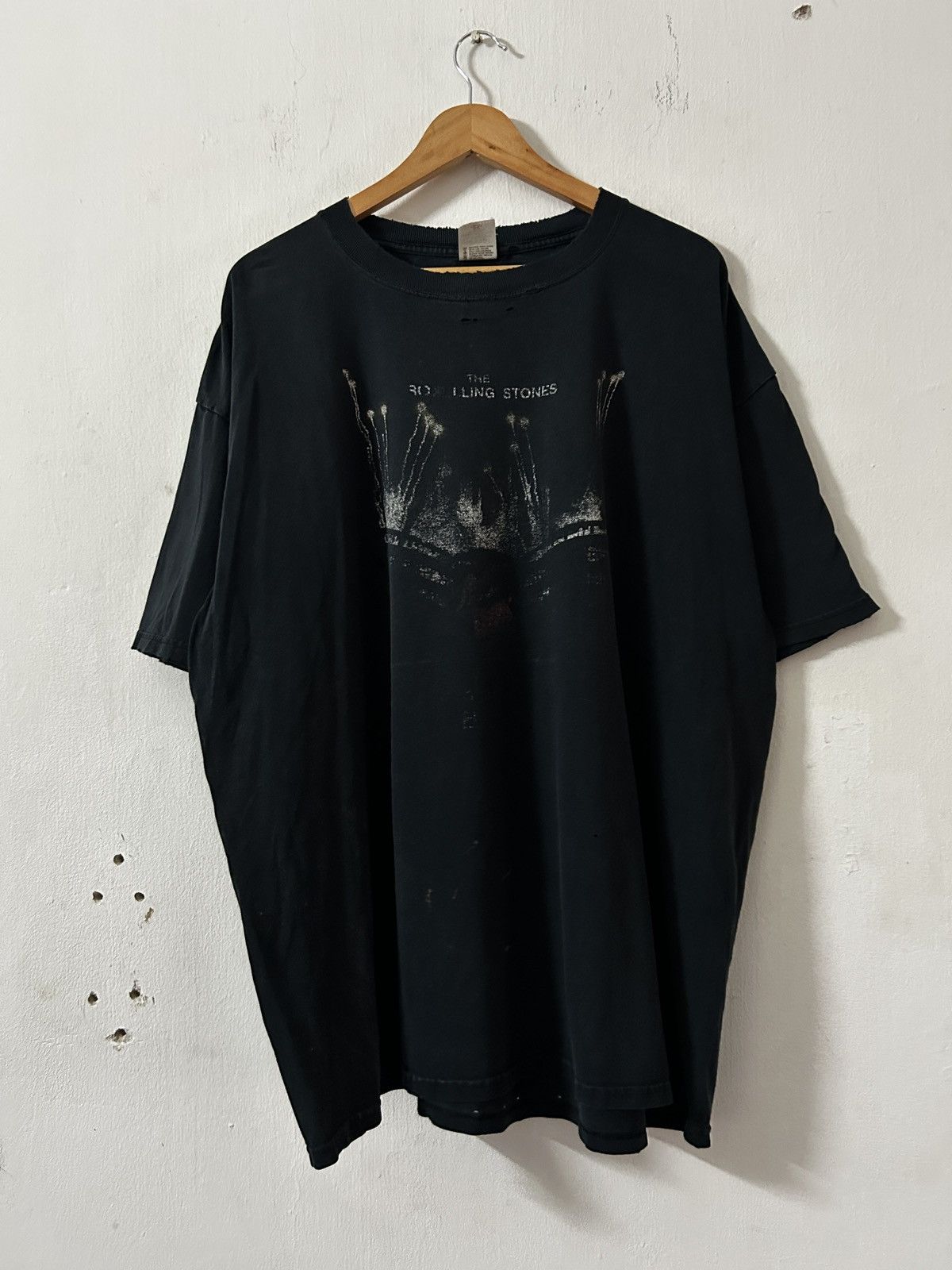 Band Tees Vintage 2000’s Rolling Stones Faded Distressed ERD style Size US XXL / EU 58 / 5 - 1 Thumbnail